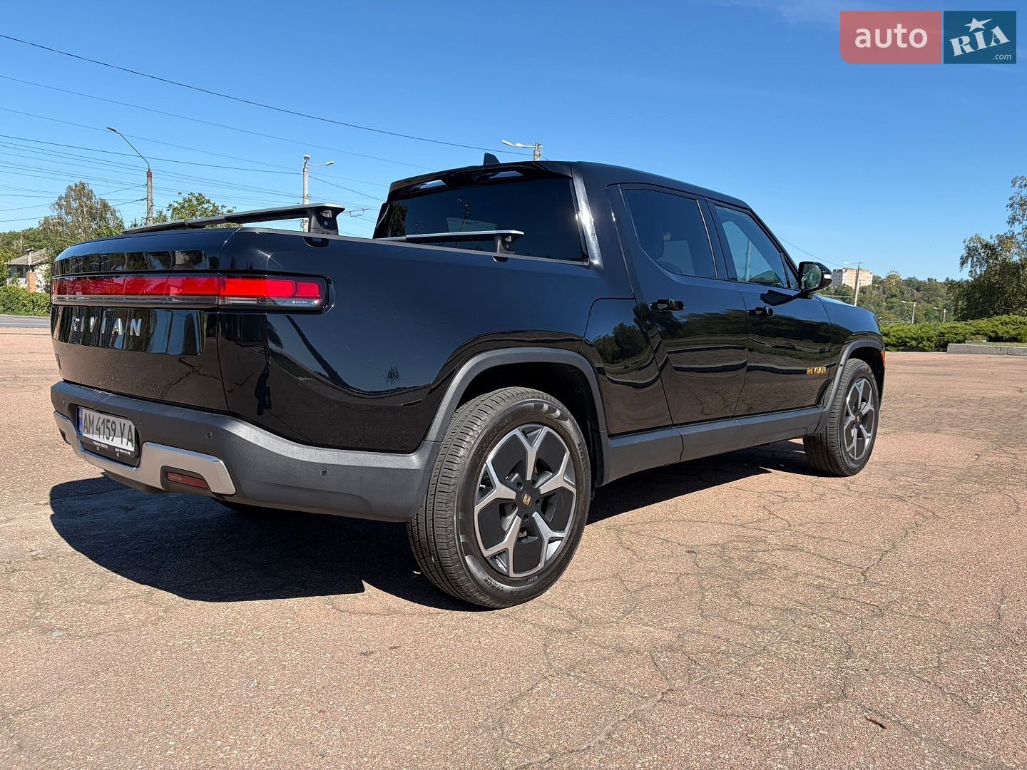 Rivian R1T 2023 VIN 7FCTGAAA3NN016283 фото оголошення 15 з 61