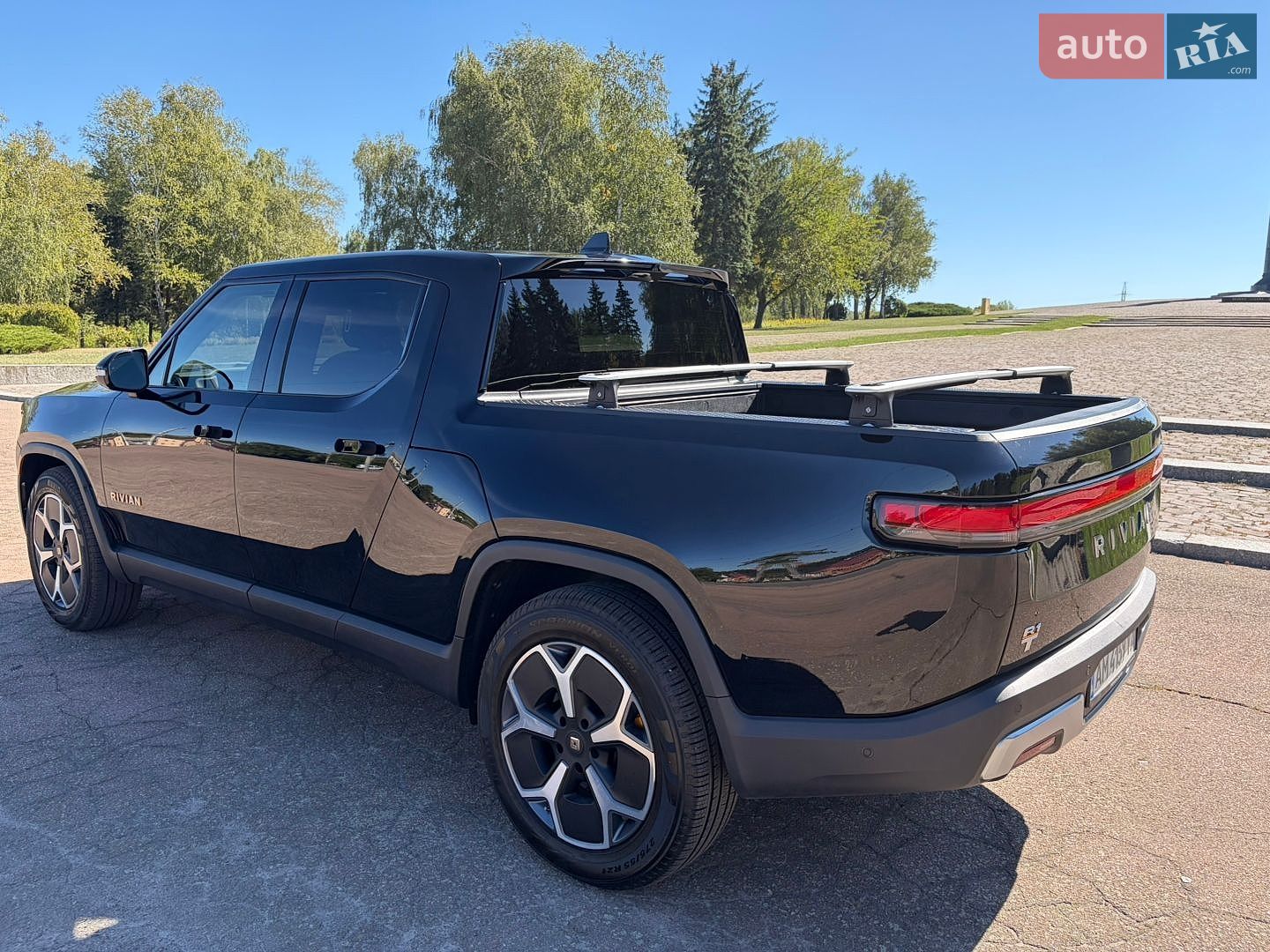 Rivian R1T 2023 VIN 7FCTGAAA3NN016283 фото оголошення 9 з 61