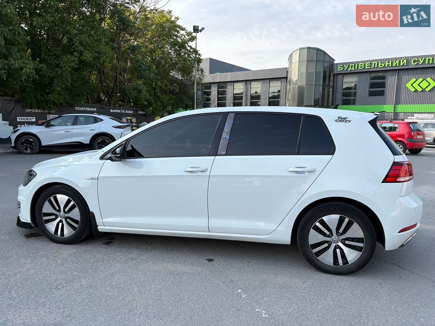 Volkswagen e-Golf 2017 VIN WVWZZZAUZJ8901372 фото оголошення 15 з 41