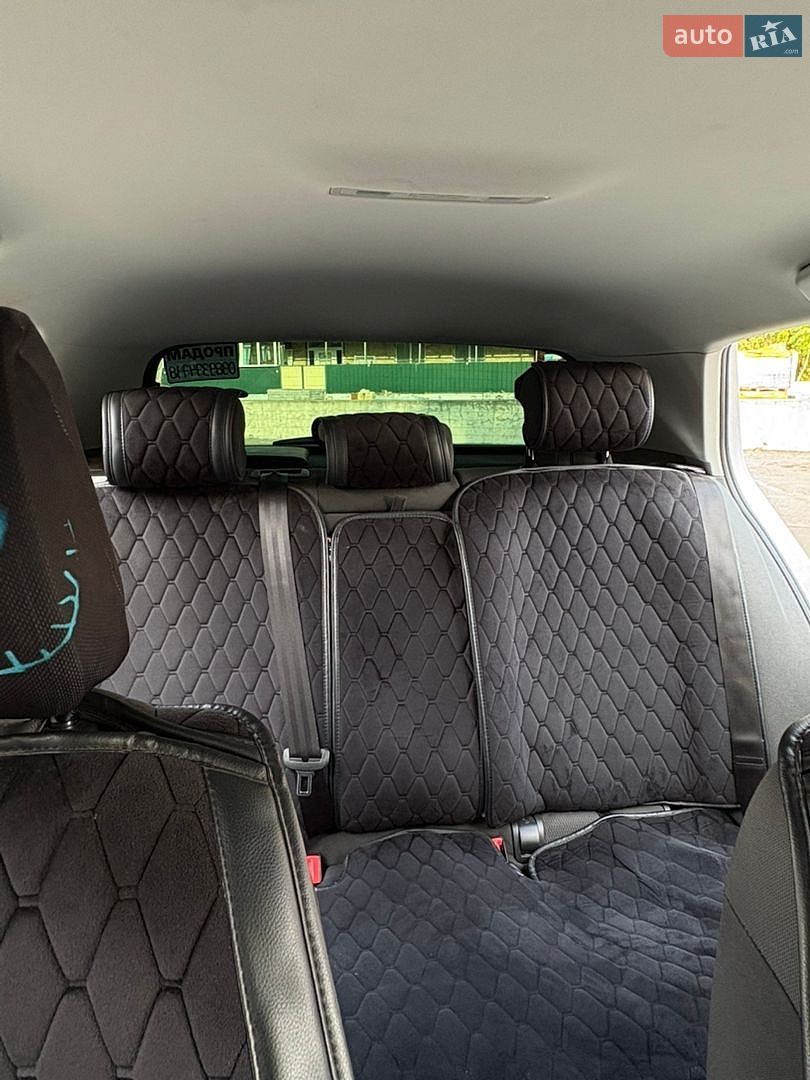 Volkswagen e-Golf 2017 VIN WVWZZZAUZJ8901372 фото оголошення 10 з 23
