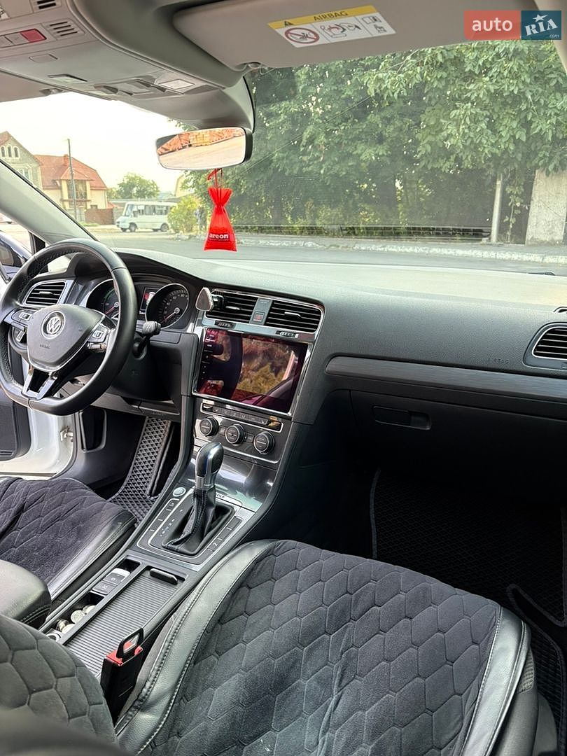 Volkswagen e-Golf 2017 VIN WVWZZZAUZJ8901372 фото оголошення 11 з 23