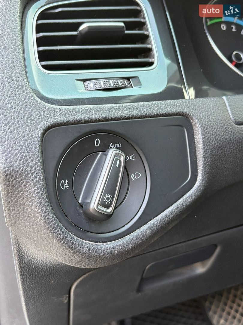 Volkswagen e-Golf 2017 VIN WVWZZZAUZJ8901372 фото оголошення 20 з 23