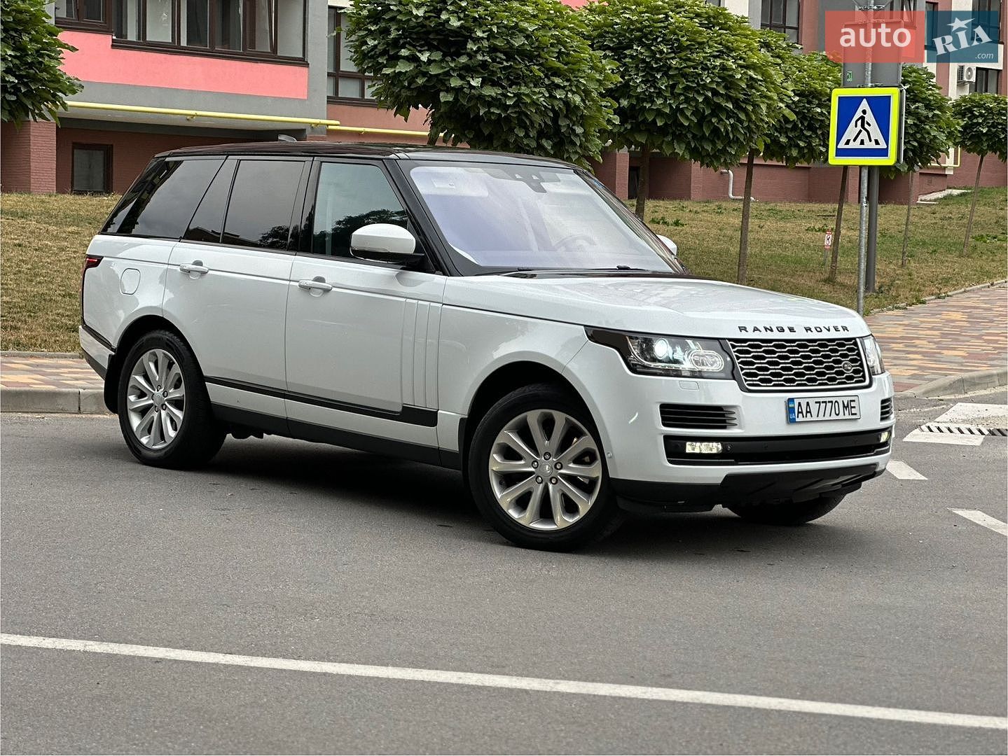 Land Rover Range Rover 2018 VIN SALGS2FK5HA360019 фото оголошення 2 з 44