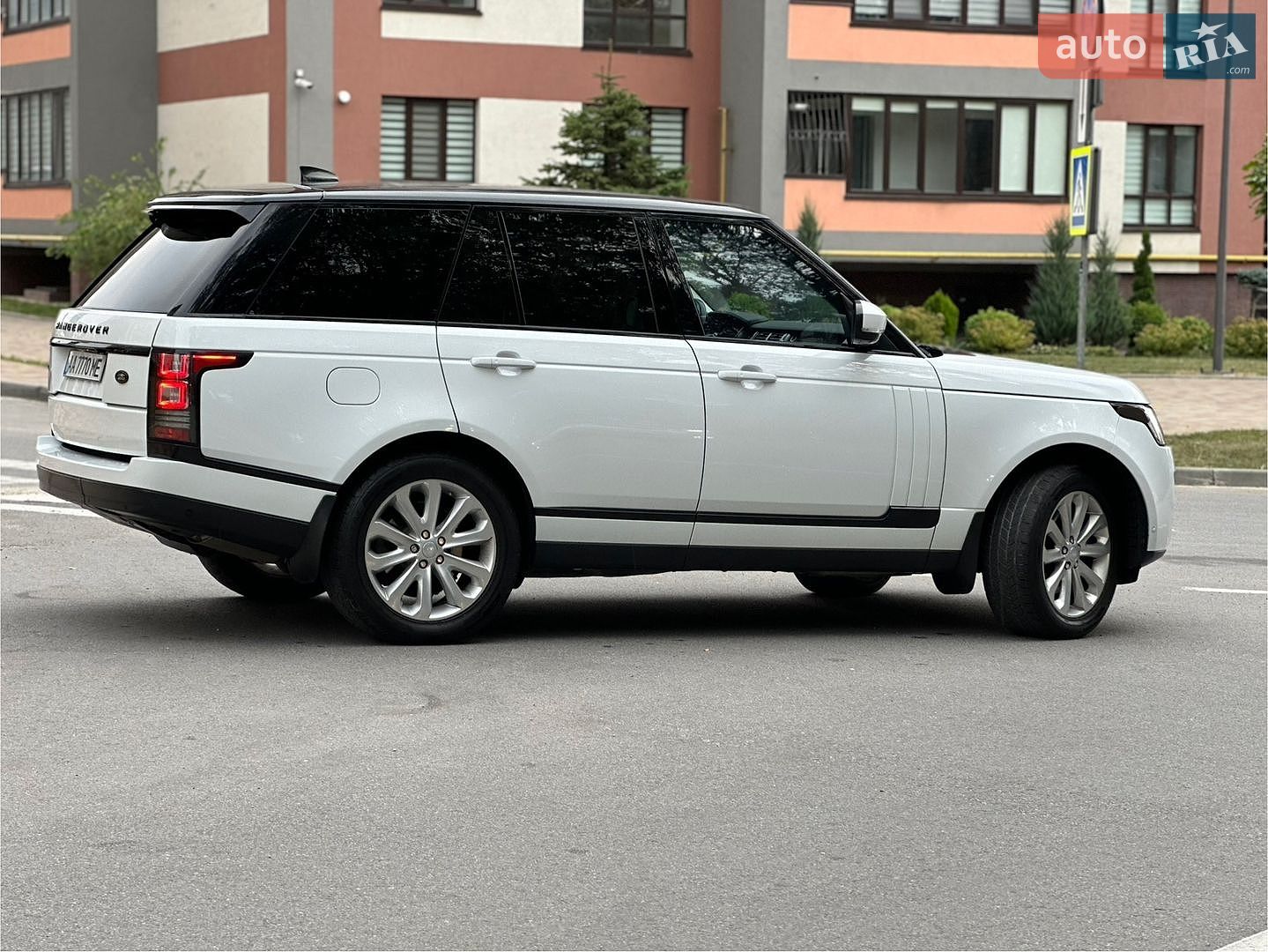 Land Rover Range Rover 2018 VIN SALGS2FK5HA360019 фото оголошення 4 з 44