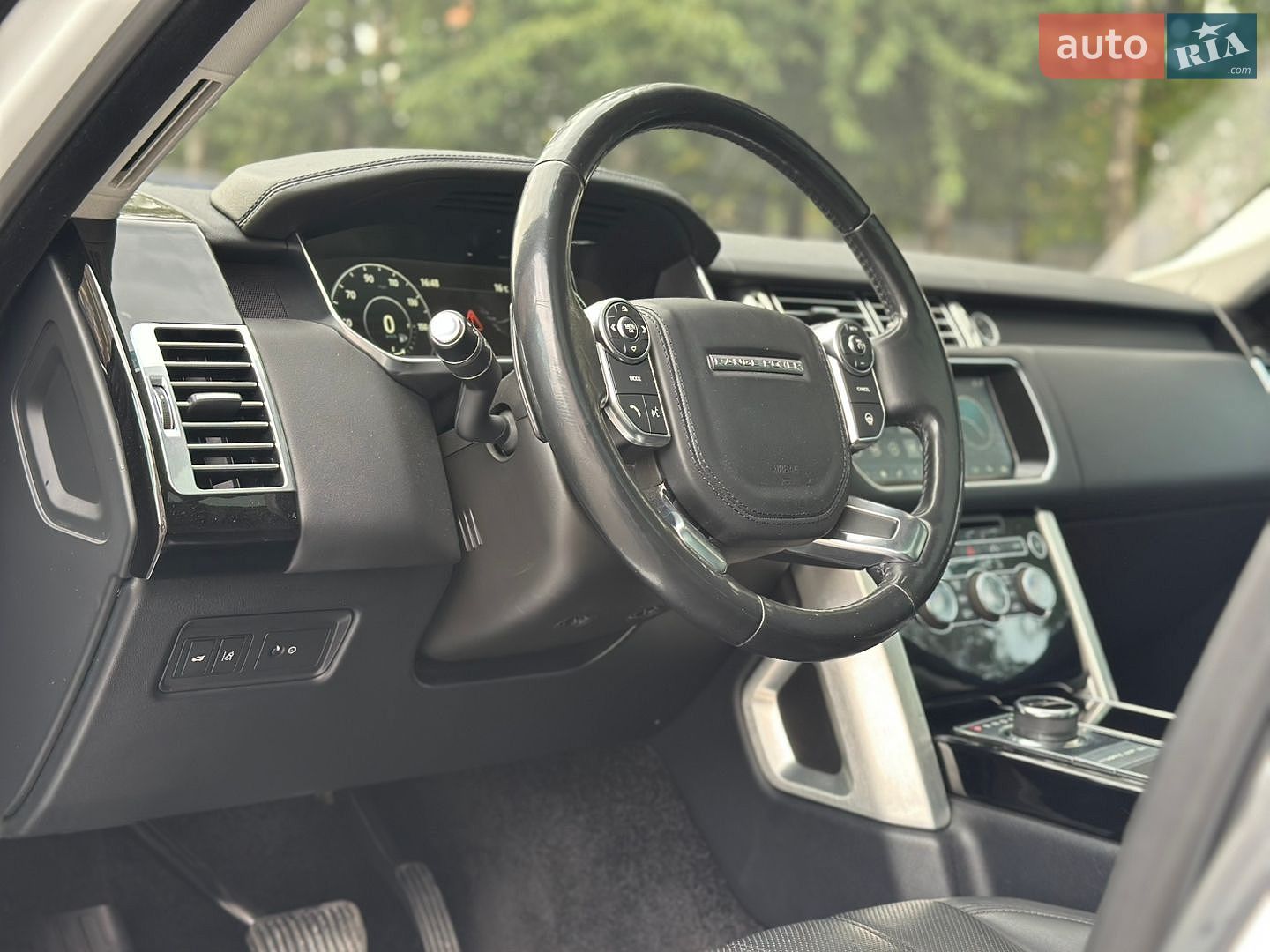 Land Rover Range Rover 2018 VIN SALGS2FK5HA360019 фото оголошення 25 з 44