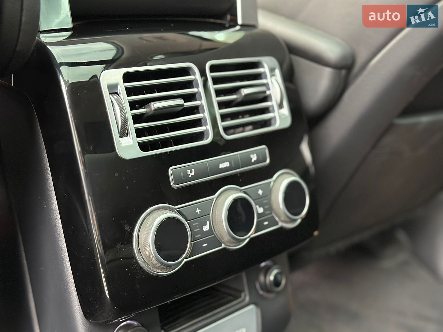 Land Rover Range Rover 2018 VIN SALGS2FK5HA360019 фото оголошення 30 з 44
