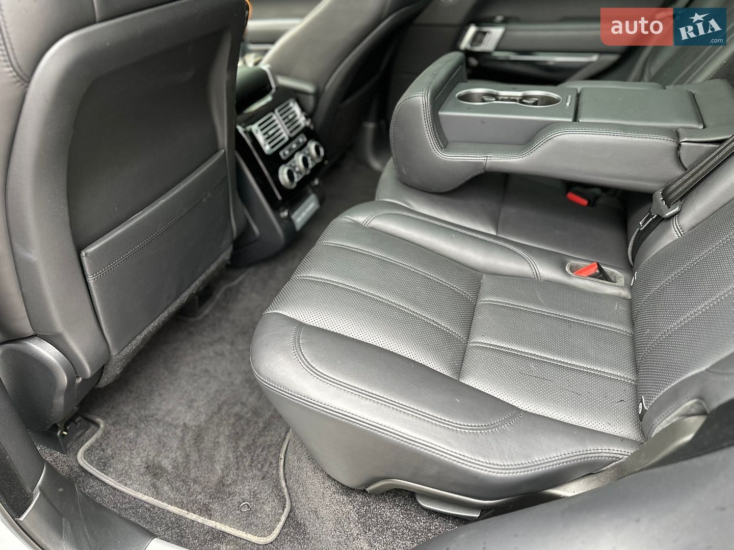 Land Rover Range Rover 2018 VIN SALGS2FK5HA360019 фото оголошення 32 з 44
