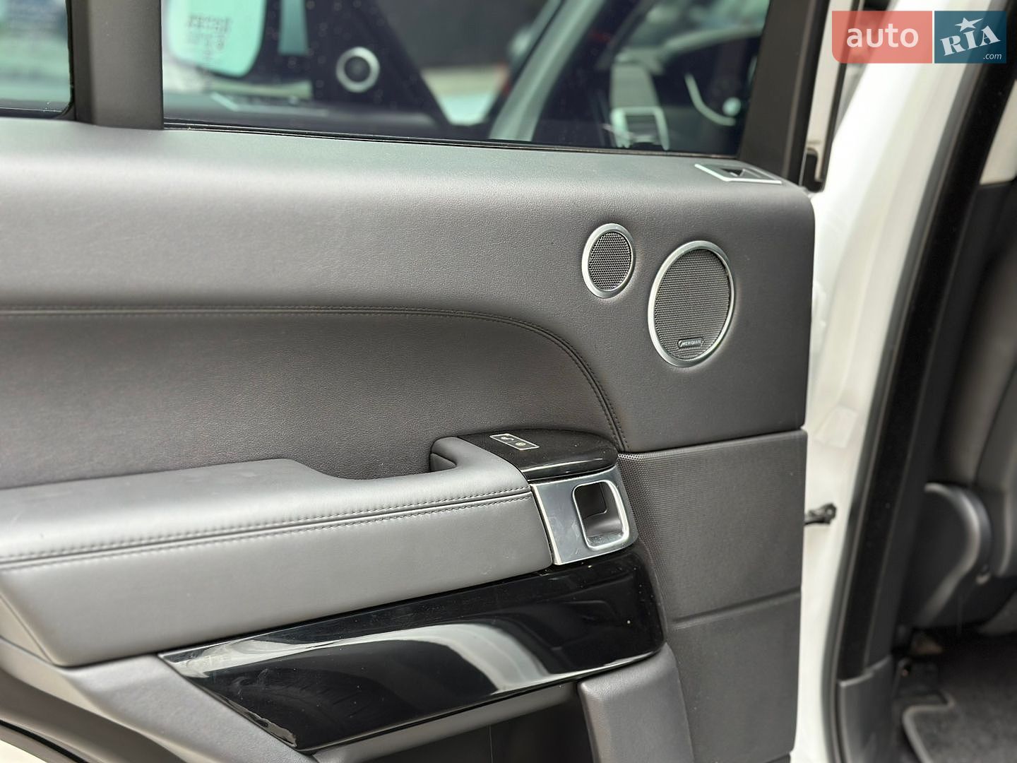 Land Rover Range Rover 2018 VIN SALGS2FK5HA360019 фото оголошення 35 з 44