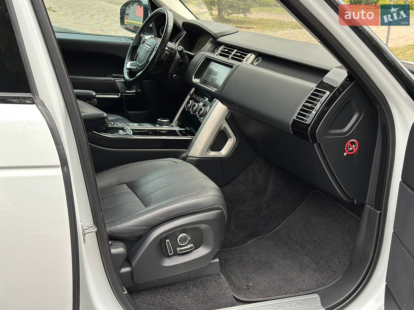 Land Rover Range Rover 2018 VIN SALGS2FK5HA360019 фото оголошення 36 з 44