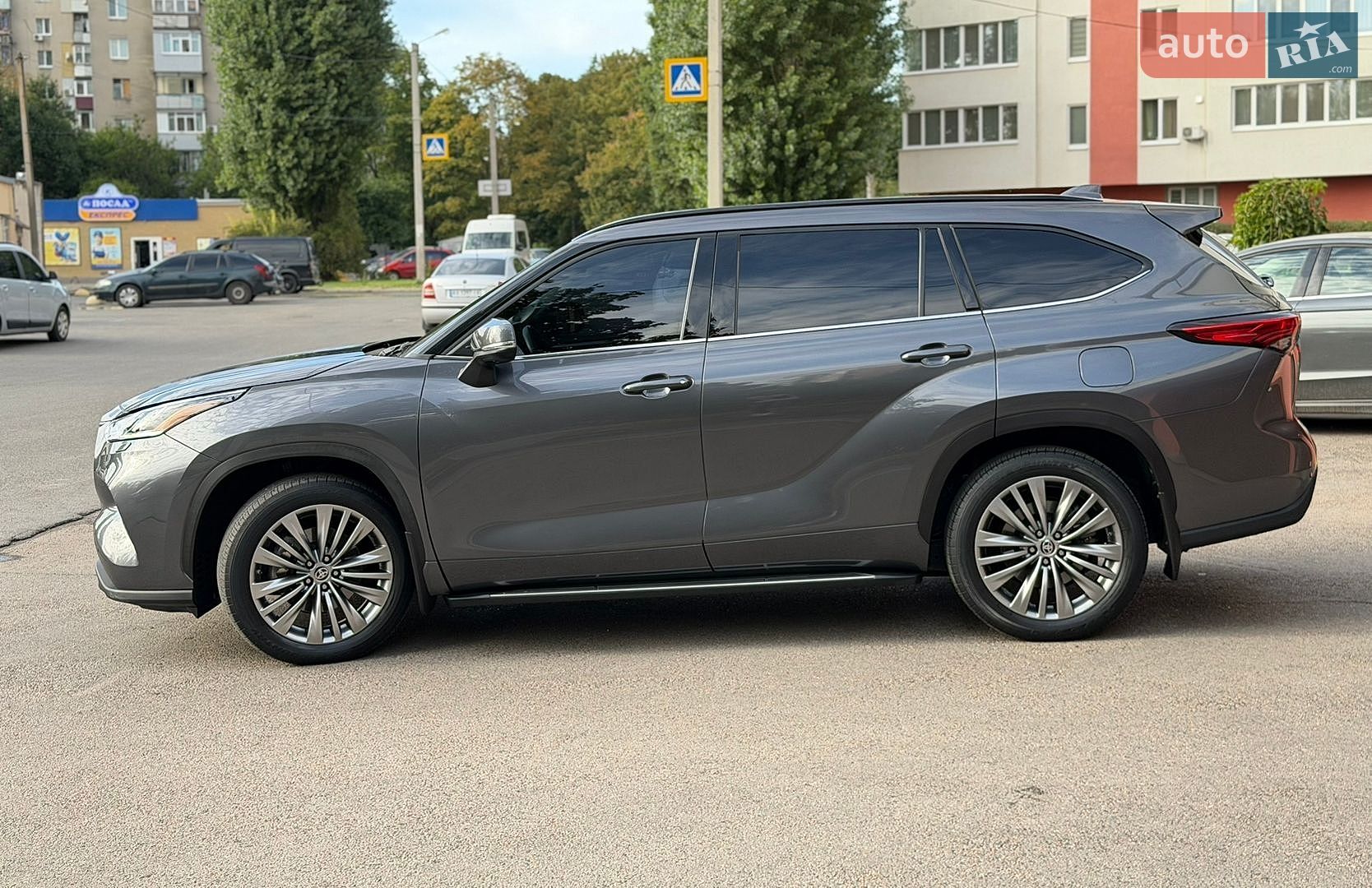 Toyota Highlander 2020 VIN 5TDLZ3BH20S049284 фото оголошення 4 з 34