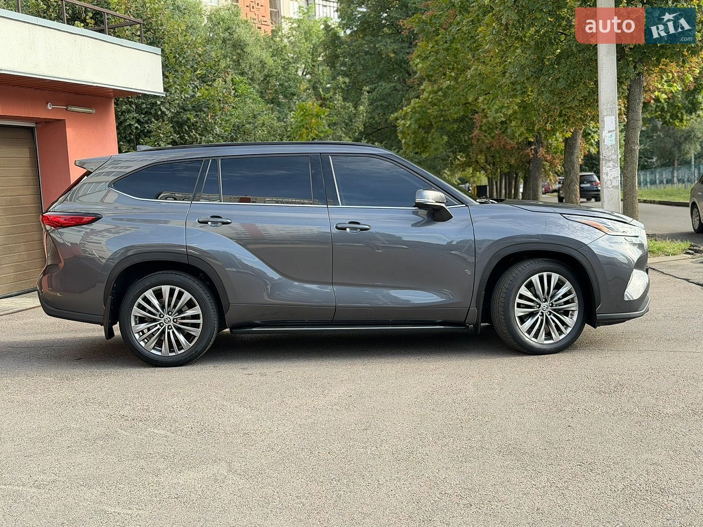 Toyota Highlander 2020 VIN 5TDLZ3BH20S049284 фото оголошення 19 з 34