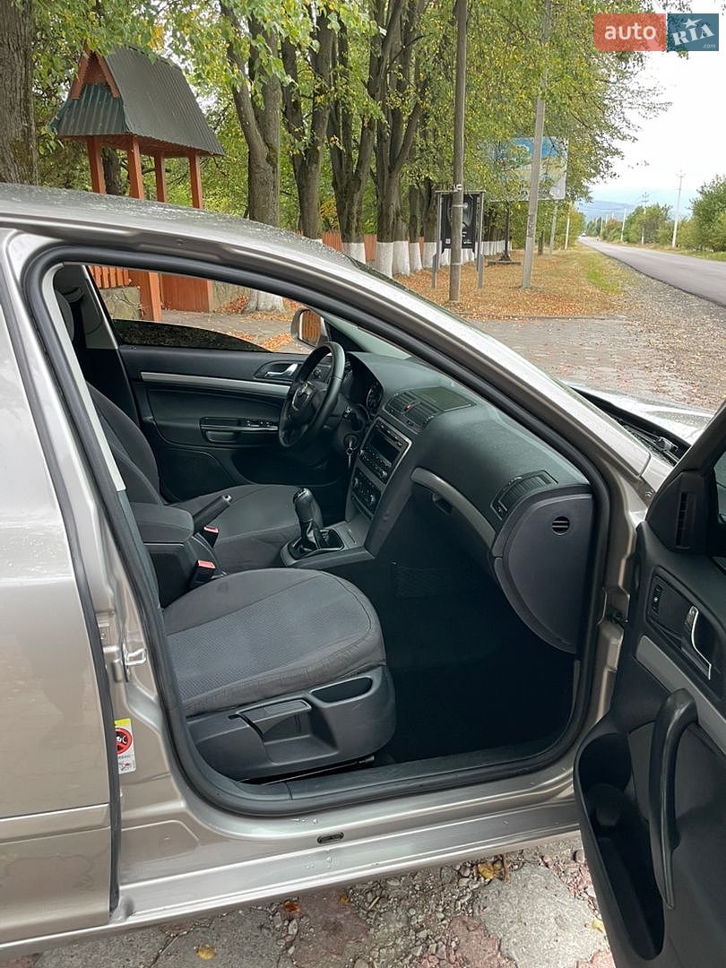 Skoda Octavia 2010 VIN TMBBS4124A8151291 фото оголошення 9 з 14