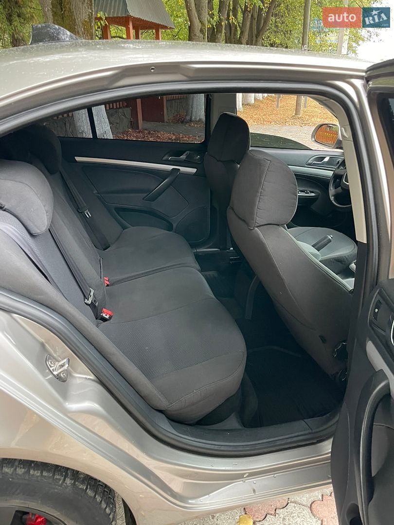 Skoda Octavia 2010 VIN TMBBS4124A8151291 фото оголошення 10 з 14