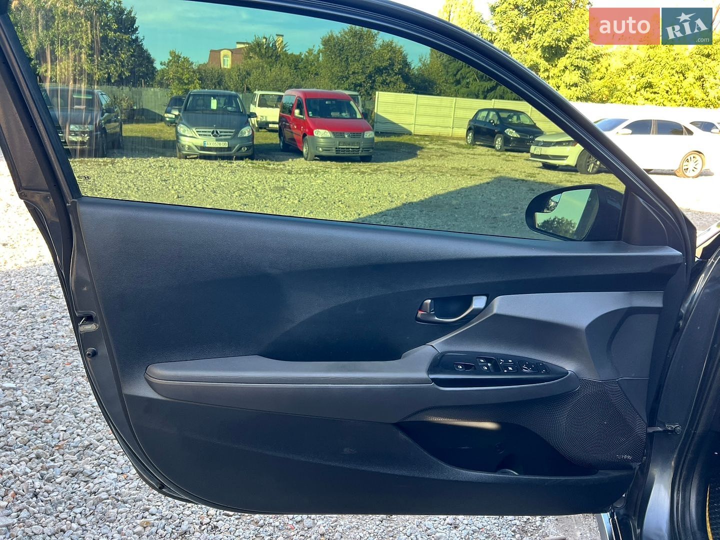 Hyundai Veloster 2019 VIN KMHTH6AB5KU019014 фото оголошення 12 з 28