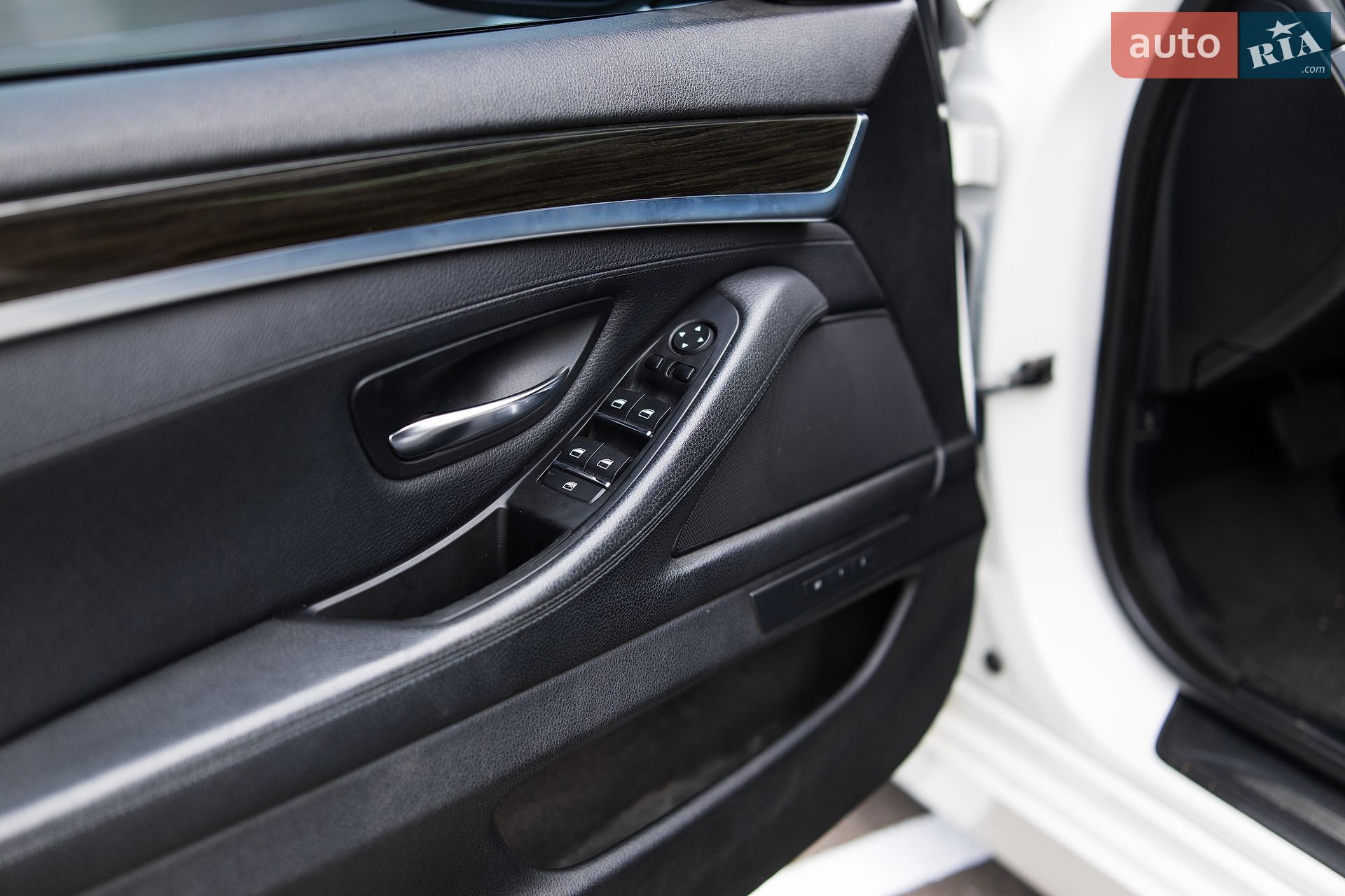 BMW 5 Series 2014 VIN WBA5A7C59FD625370 фото оголошення 28 з 29