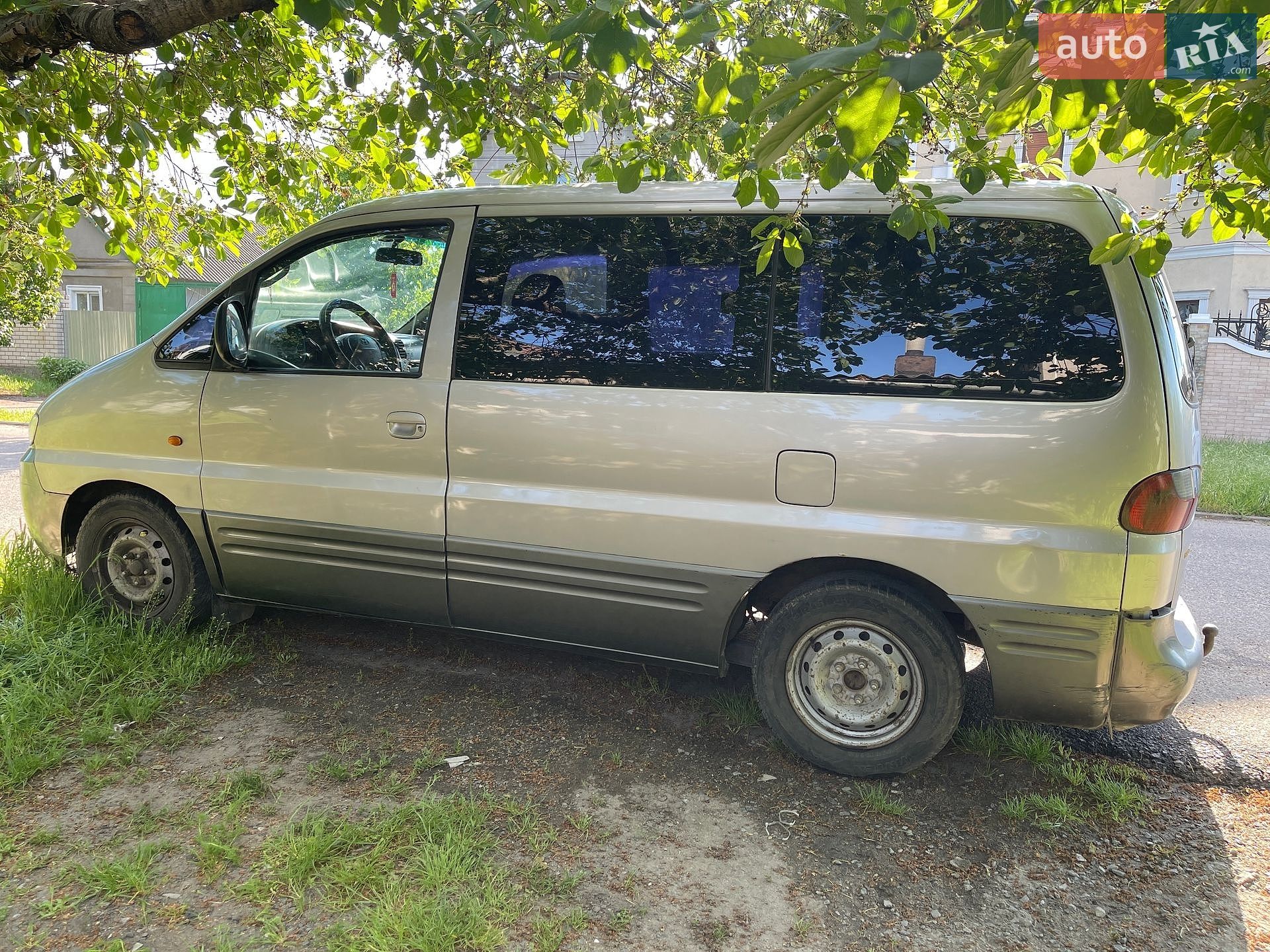 Hyundai H-1 2004 VIN NLJWWH7HP4Z016055 фото оголошення 4 з 12