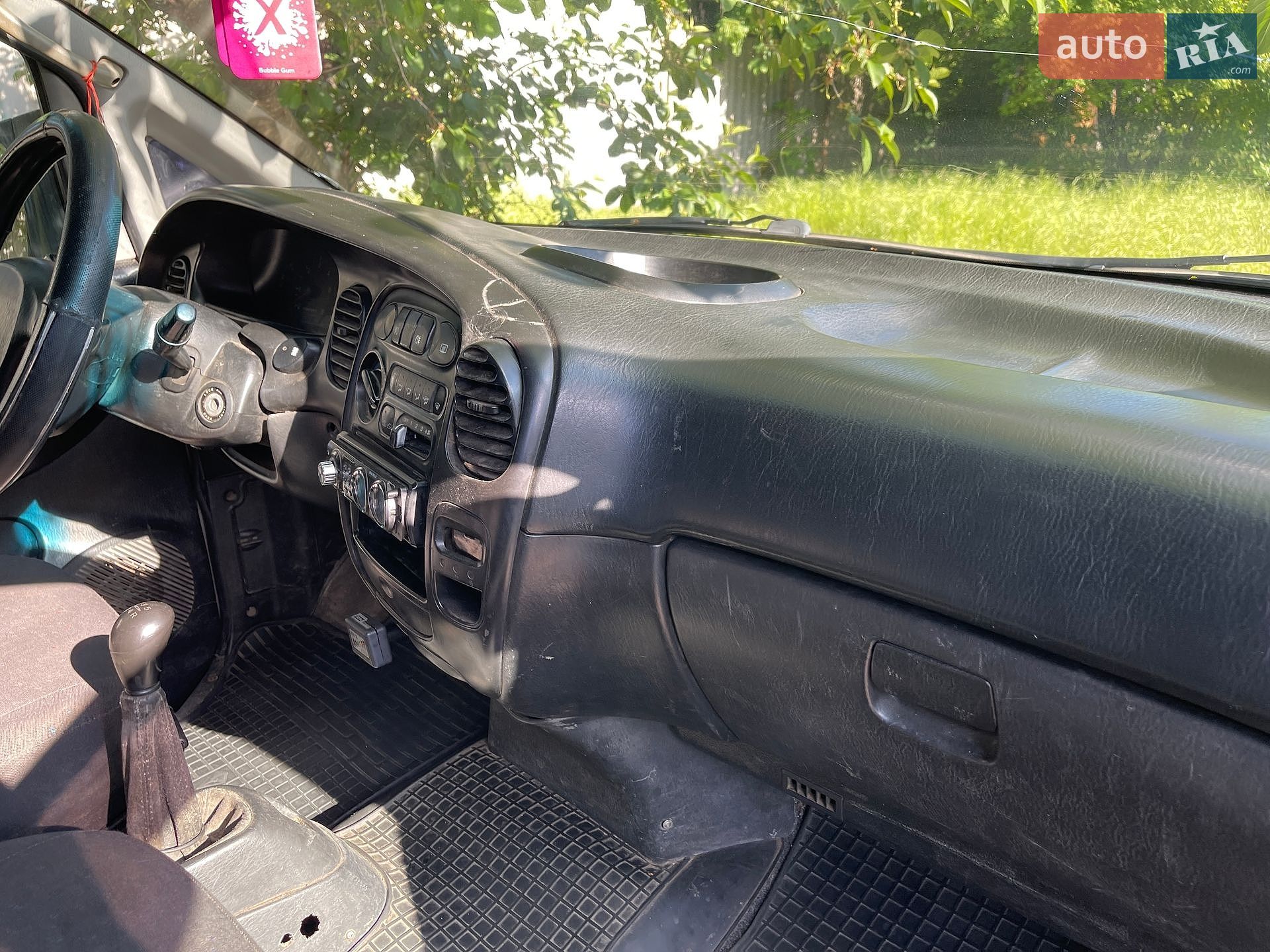 Hyundai H-1 2004 VIN NLJWWH7HP4Z016055 фото оголошення 8 з 12