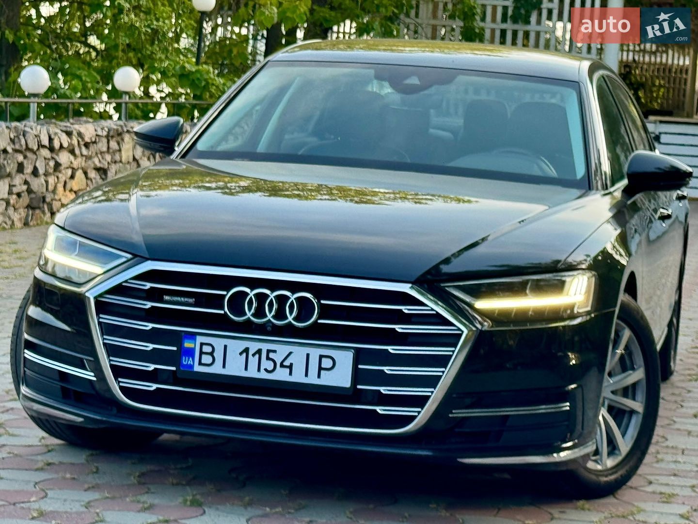 Audi A8 2018 VIN WAUZZZF80KN003143 фото оголошення 2 з 61