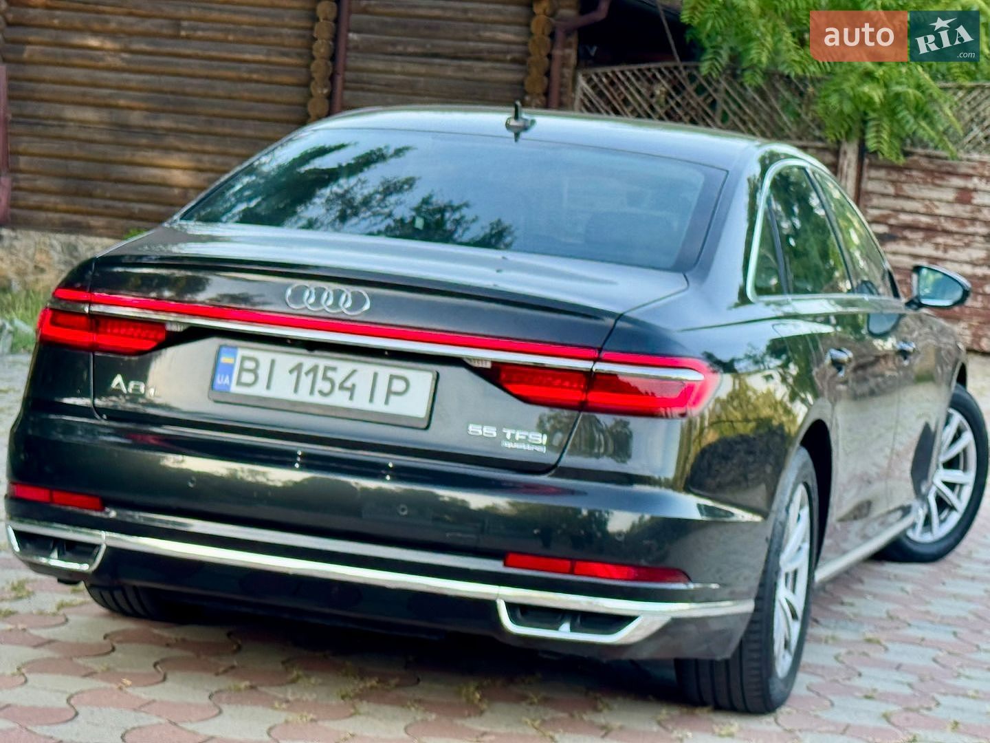 Audi A8 2018 VIN WAUZZZF80KN003143 фото оголошення 12 з 61