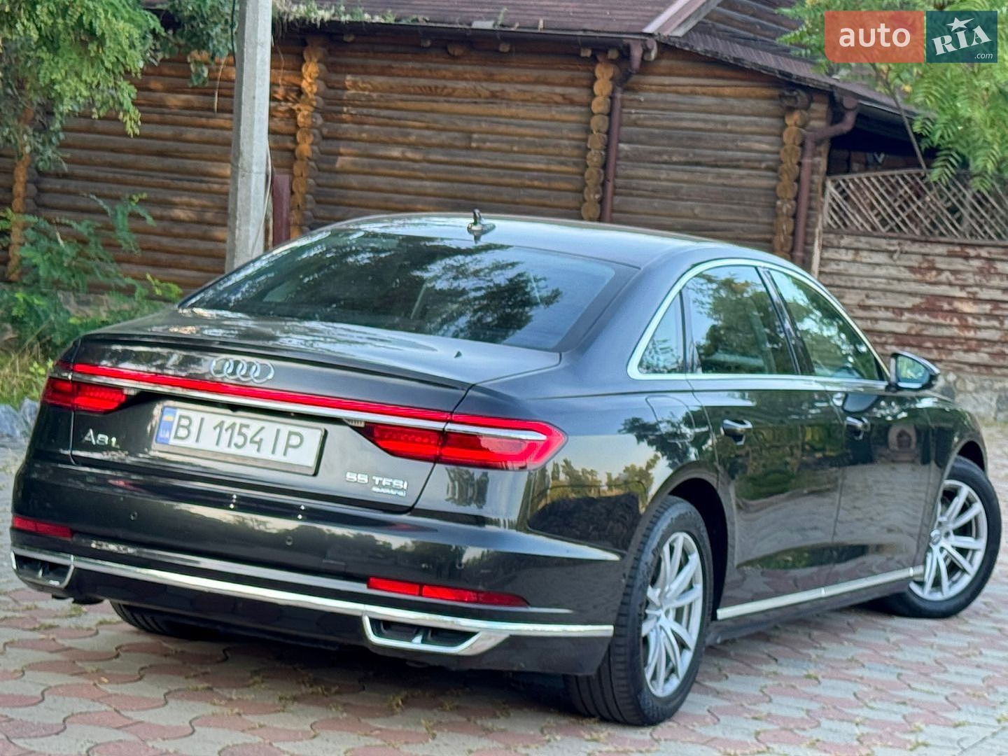 Audi A8 2018 VIN WAUZZZF80KN003143 фото оголошення 13 з 61