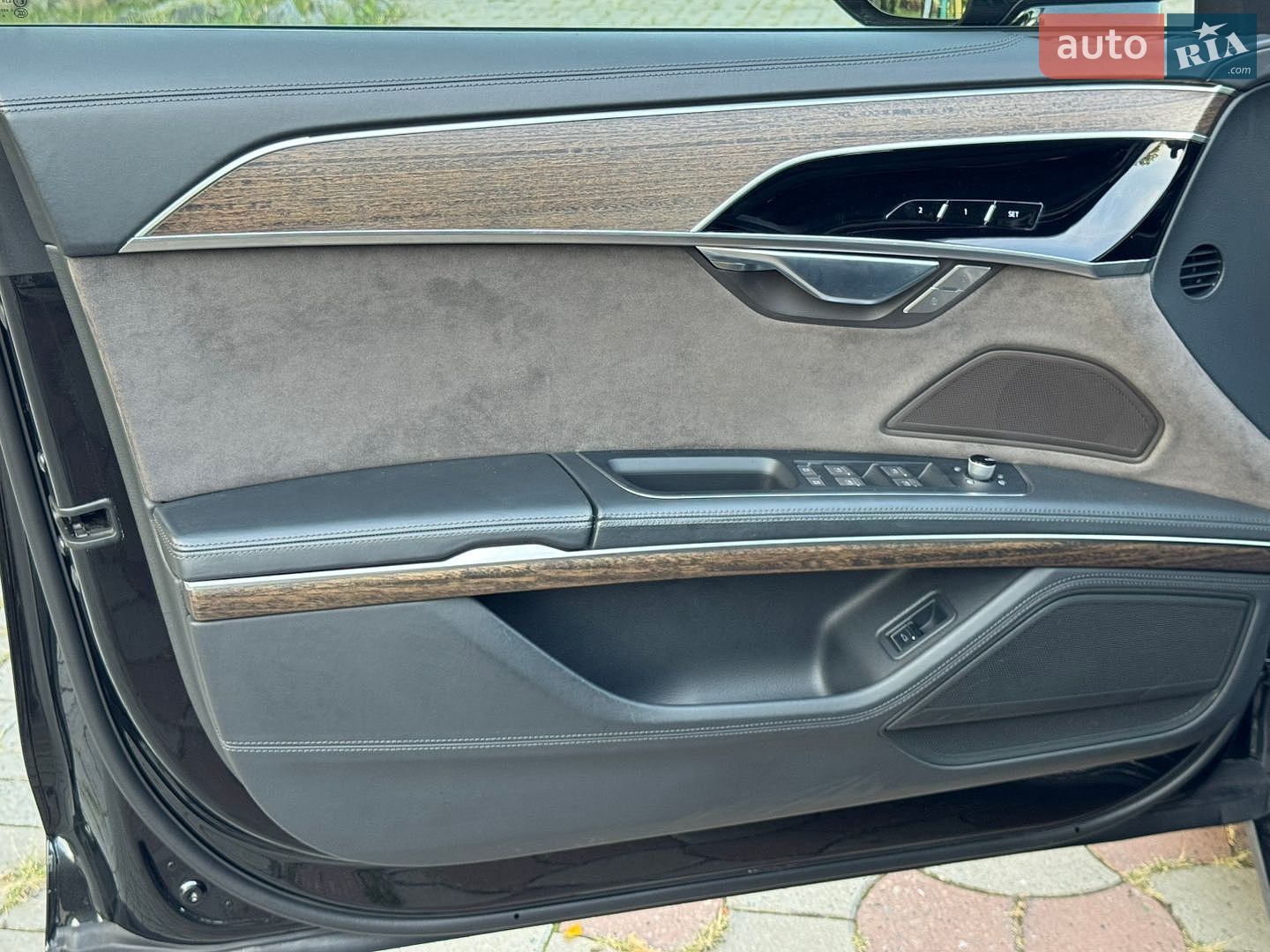 Audi A8 2018 VIN WAUZZZF80KN003143 фото оголошення 25 з 61