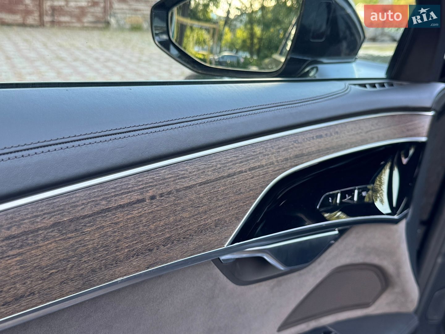 Audi A8 2018 VIN WAUZZZF80KN003143 фото оголошення 26 з 61