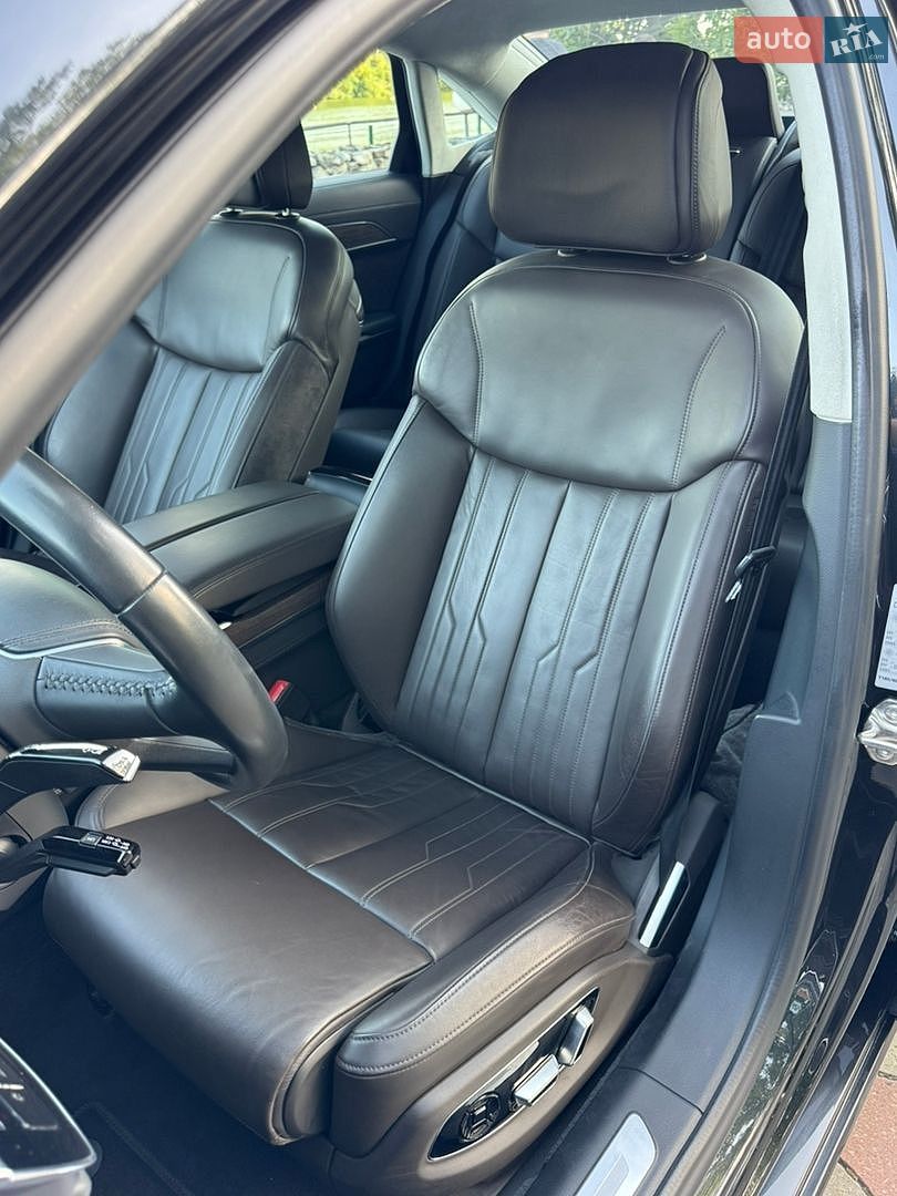 Audi A8 2018 VIN WAUZZZF80KN003143 фото оголошення 34 з 61