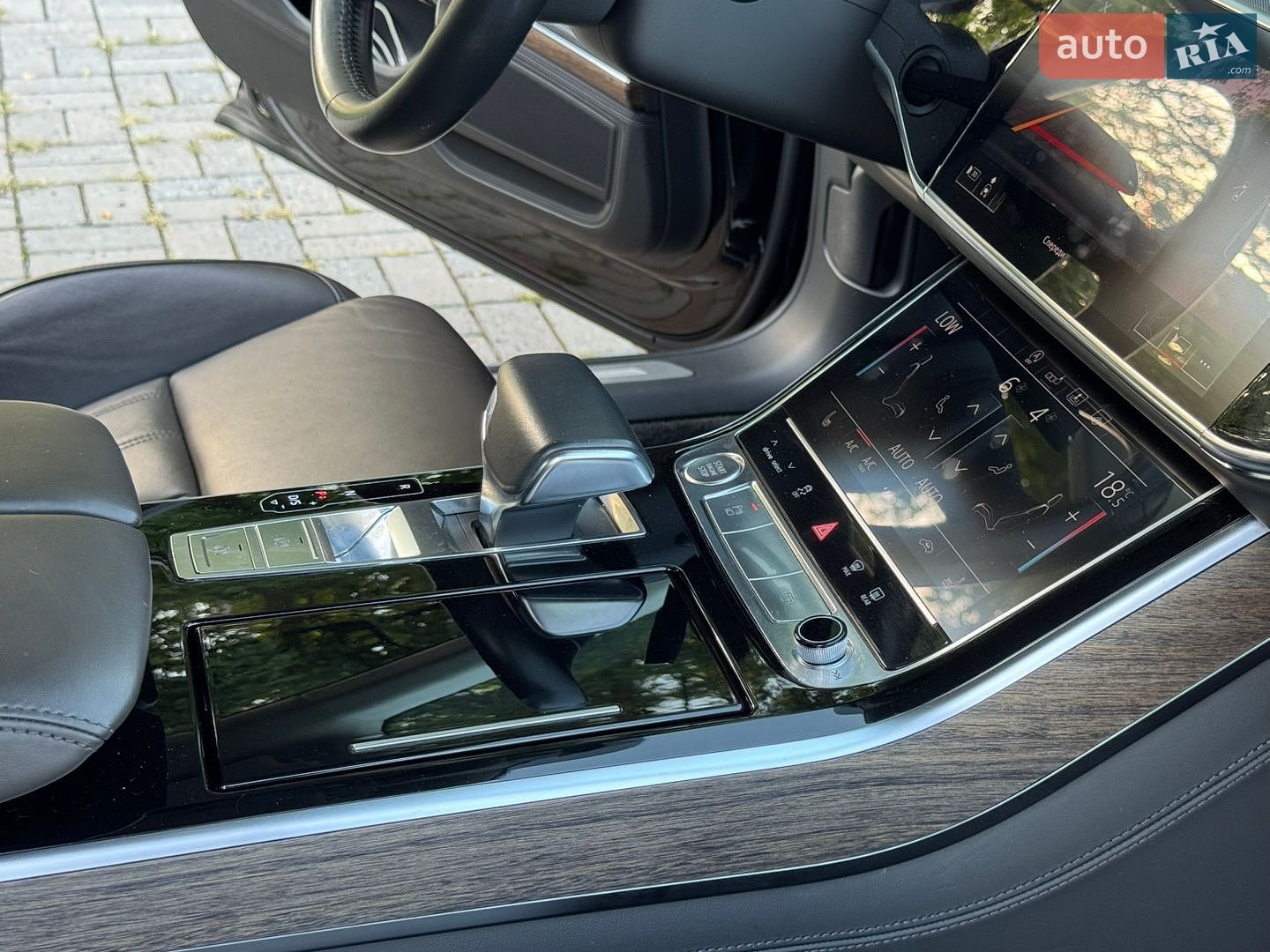 Audi A8 2018 VIN WAUZZZF80KN003143 фото оголошення 53 з 61