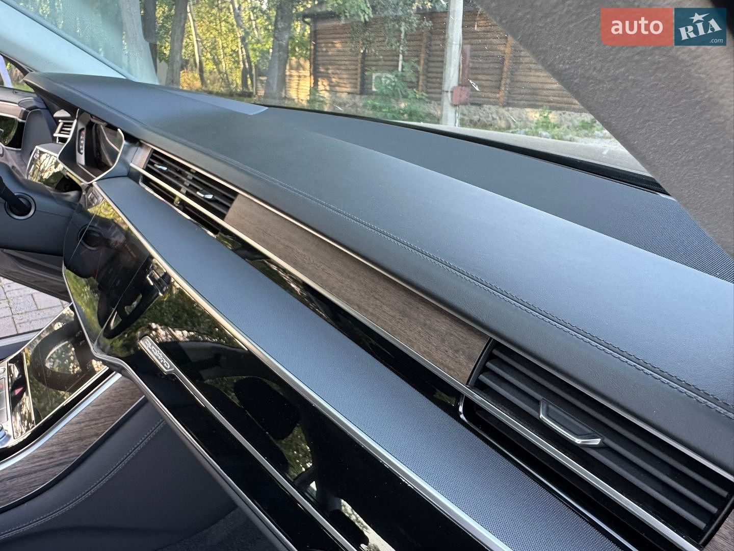 Audi A8 2018 VIN WAUZZZF80KN003143 фото оголошення 55 з 61