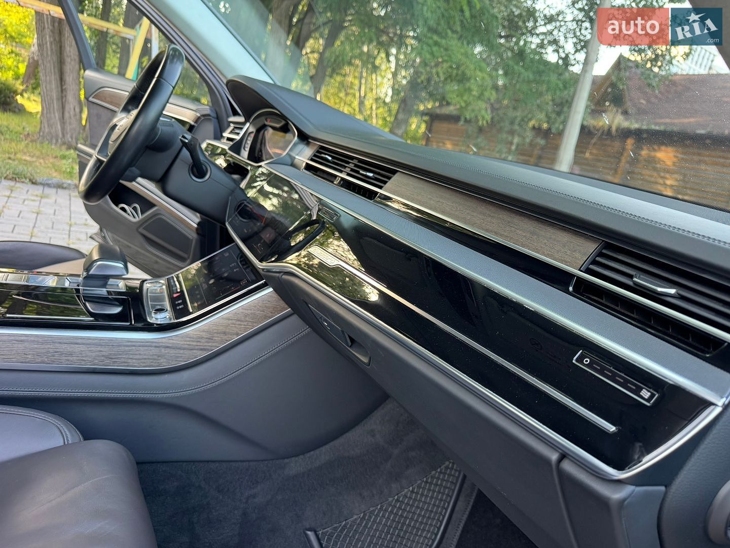 Audi A8 2018 VIN WAUZZZF80KN003143 фото оголошення 54 з 61
