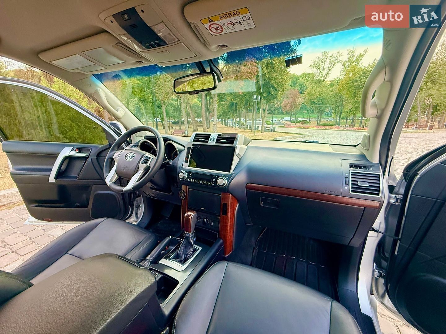 Toyota Land Cruiser Prado 2016 VIN JTEBR3FJ30K032425 фото оголошення 13 з 204