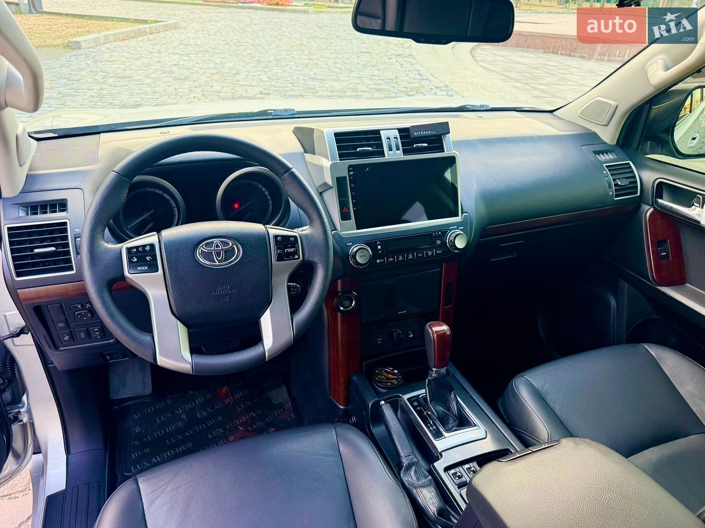 Toyota Land Cruiser Prado 2016 VIN JTEBR3FJ30K032425 фото оголошення 18 з 204