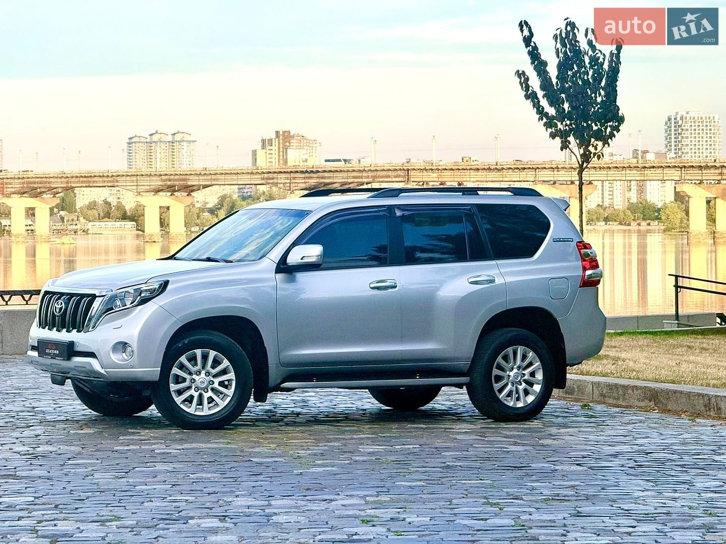 Toyota Land Cruiser Prado 2016 VIN JTEBR3FJ30K032425 фото оголошення 37 з 204