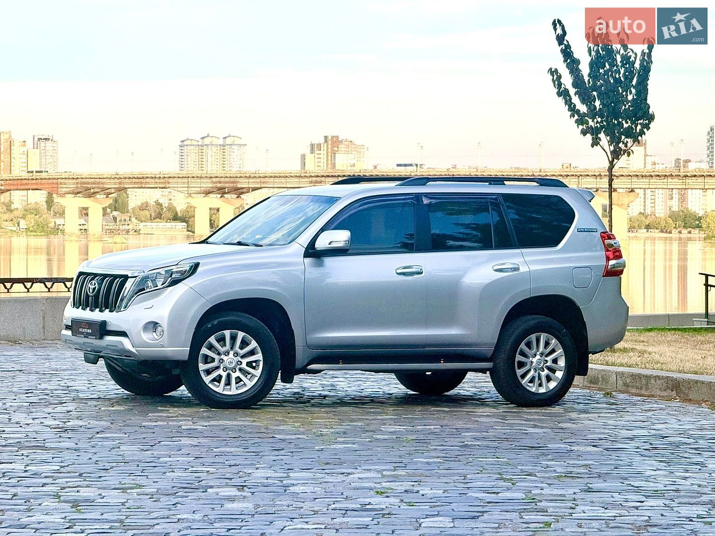 Toyota Land Cruiser Prado 2016 VIN JTEBR3FJ30K032425 фото оголошення 38 з 204