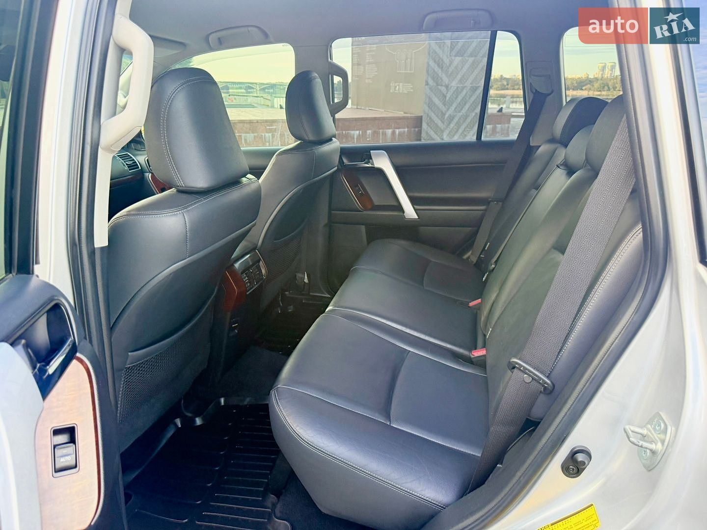 Toyota Land Cruiser Prado 2016 VIN JTEBR3FJ30K032425 фото оголошення 123 з 204