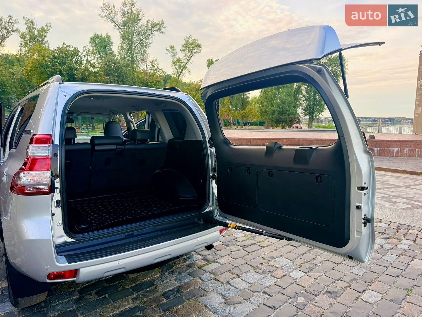 Toyota Land Cruiser Prado 2016 VIN JTEBR3FJ30K032425 фото оголошення 143 з 204