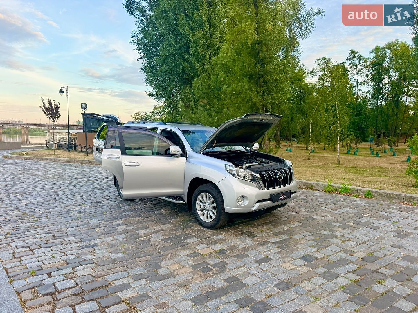 Toyota Land Cruiser Prado 2016 VIN JTEBR3FJ30K032425 фото оголошення 146 з 204