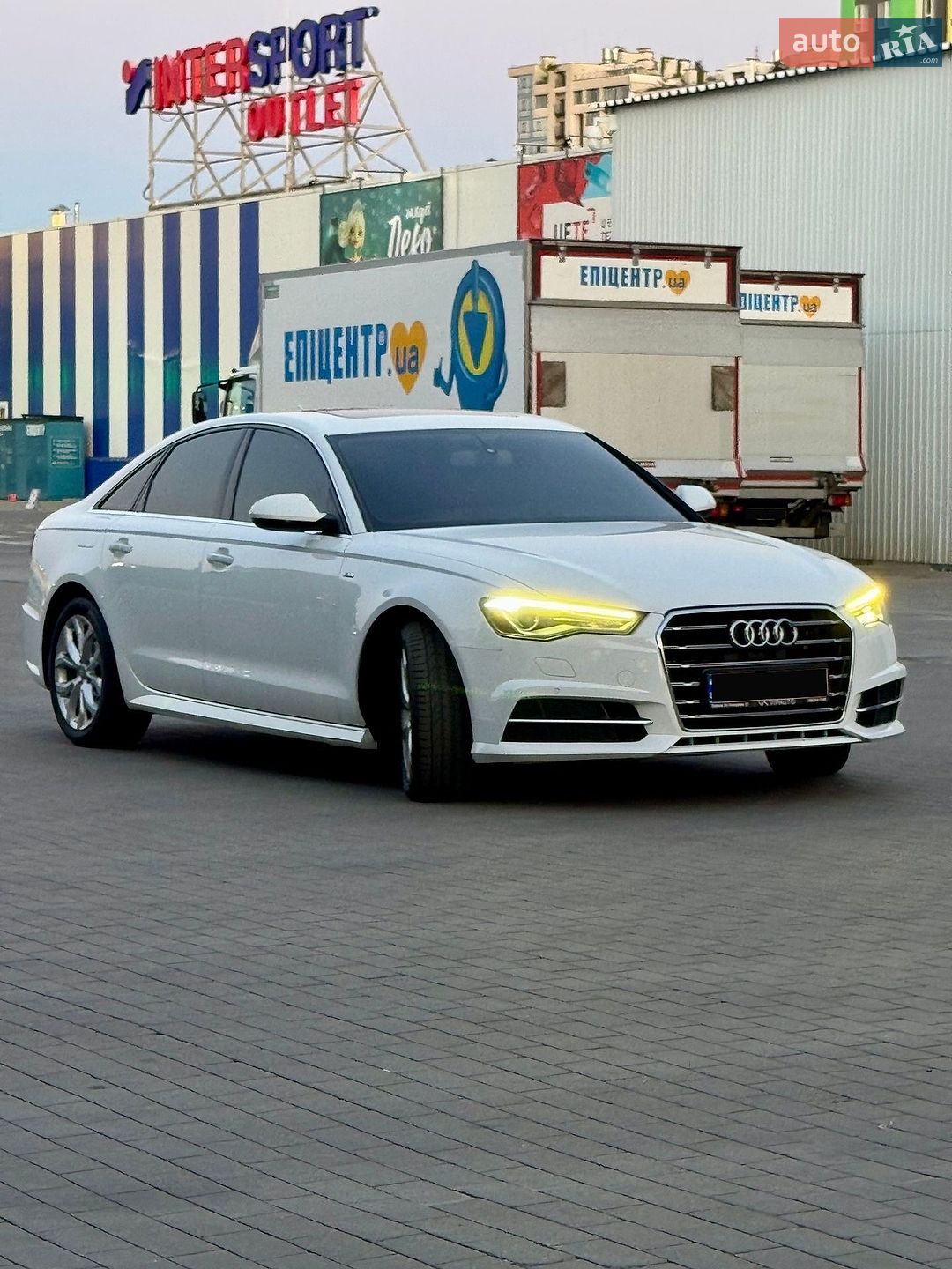 Audi A6 2018 VIN WAUC8AFC4JN032450 фото оголошення 2 з 35