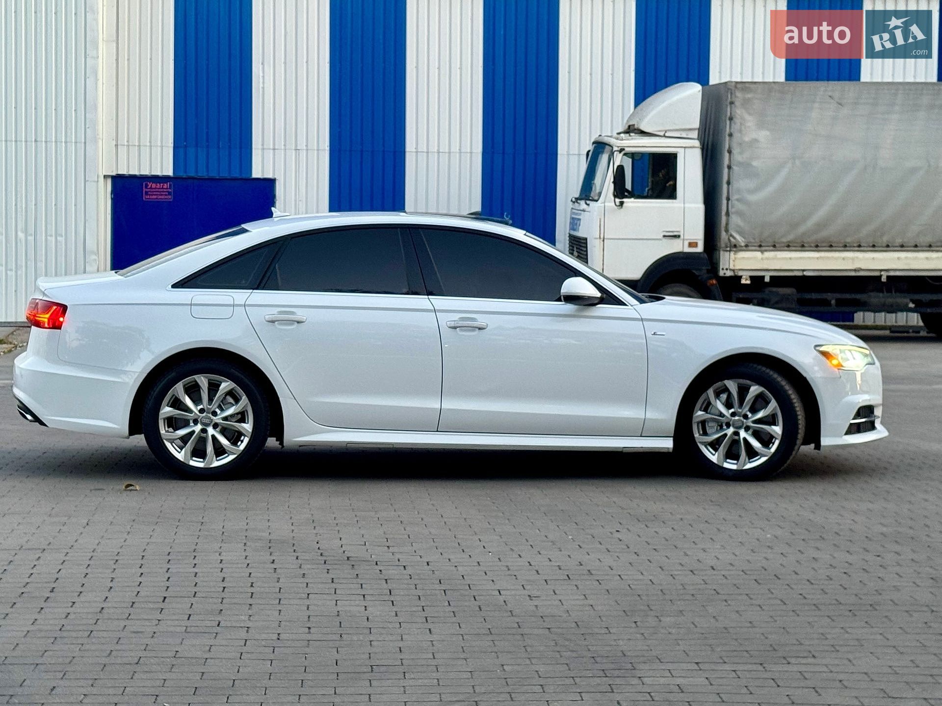 Audi A6 2018 VIN WAUC8AFC4JN032450 фото оголошення 5 з 35