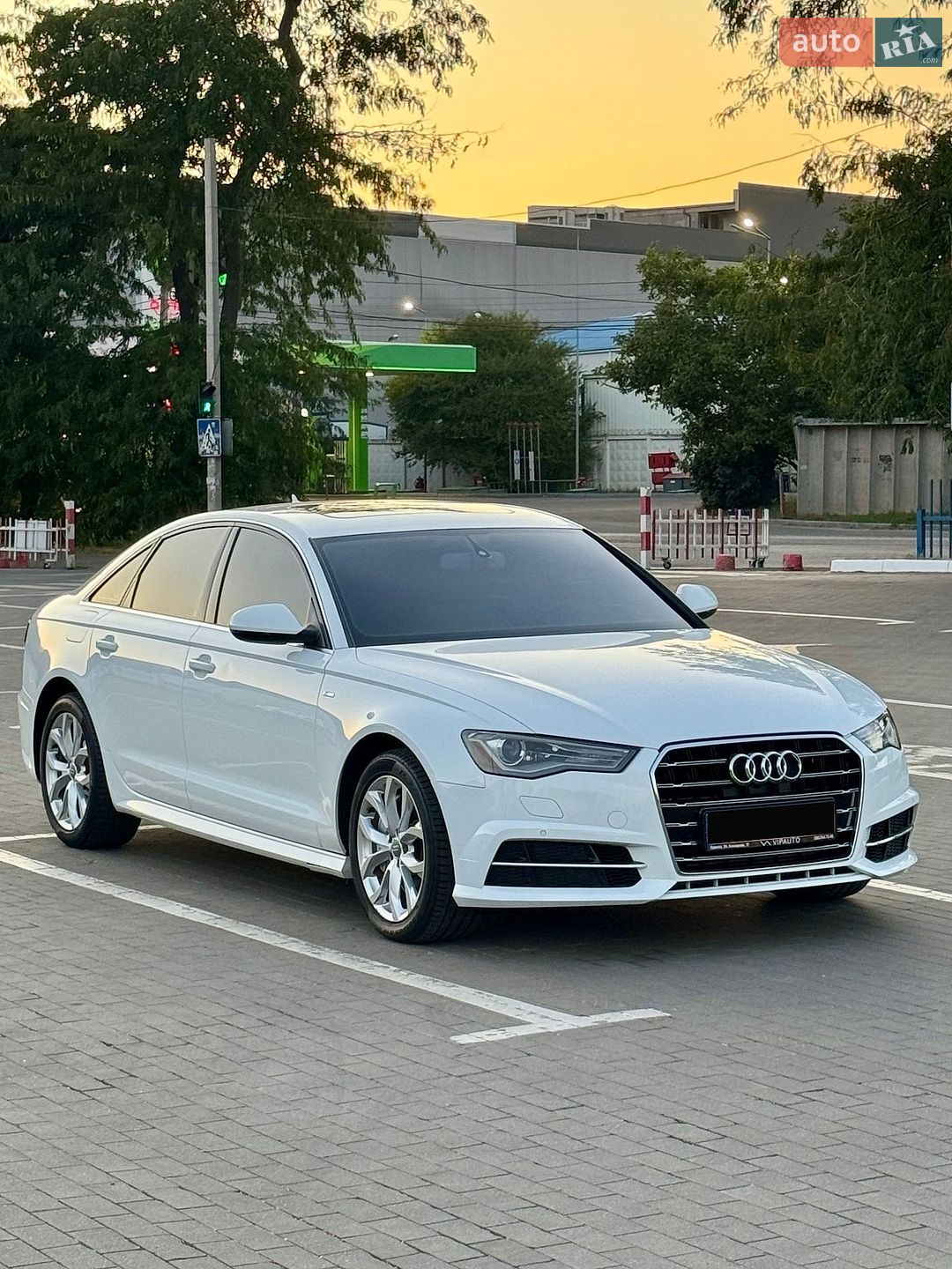Audi A6 2018 VIN WAUC8AFC4JN032450 фото оголошення 11 з 35