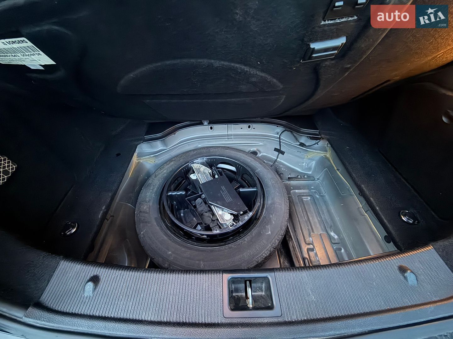 Mercedes-Benz C-Class 2012 VIN WDDGF4HB1CR236916 фото оголошення 2 з 15
