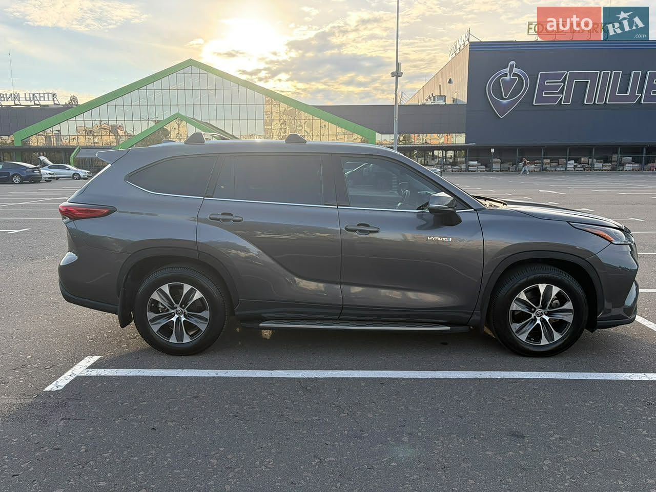 Toyota Highlander 2021 VIN 5TDGARAH6MS011737 фото оголошення 6 з 31