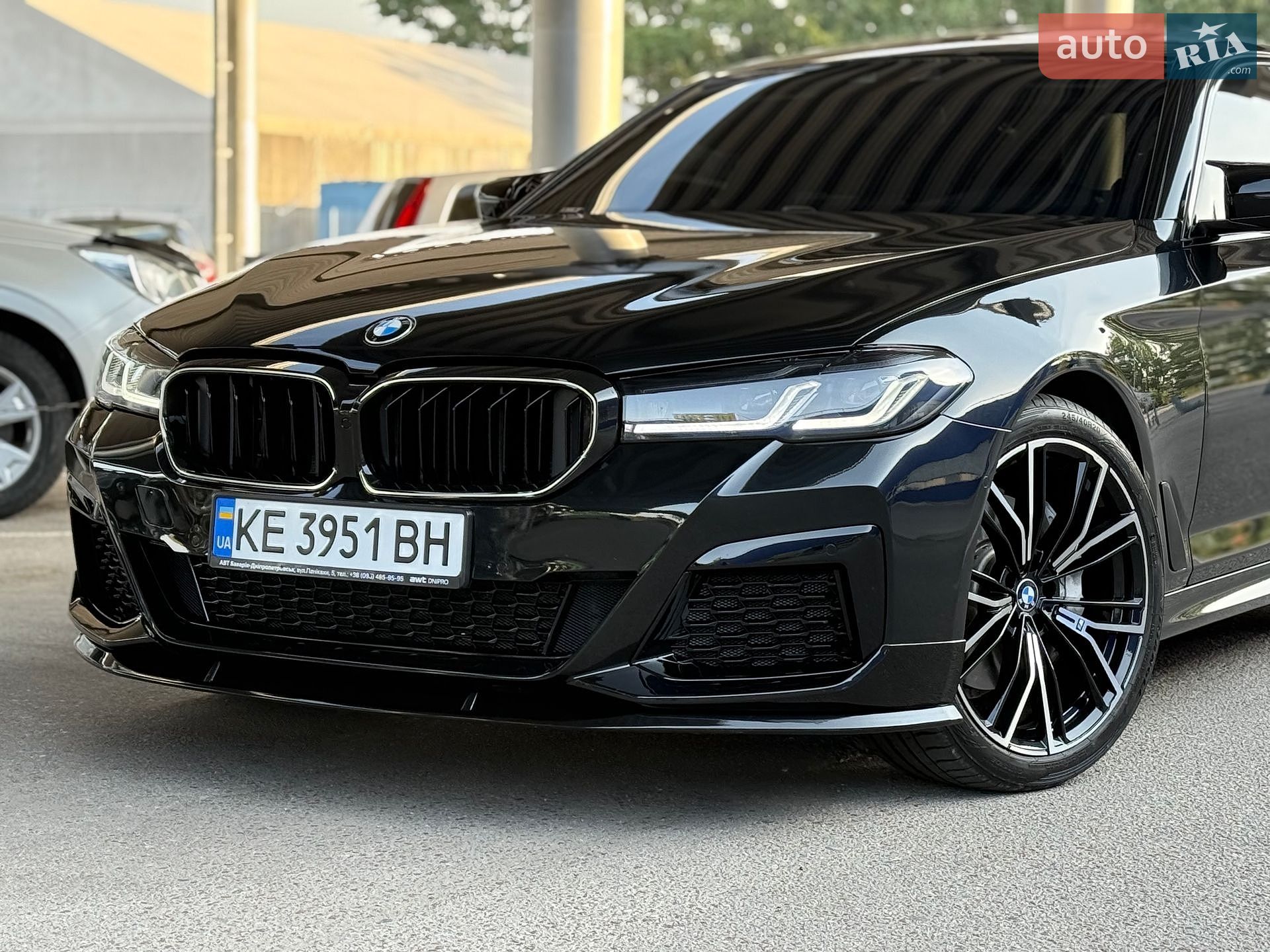 BMW 5 Series 2019 VIN WBAJS3C06LCD13892 фото оголошення 3 з 40