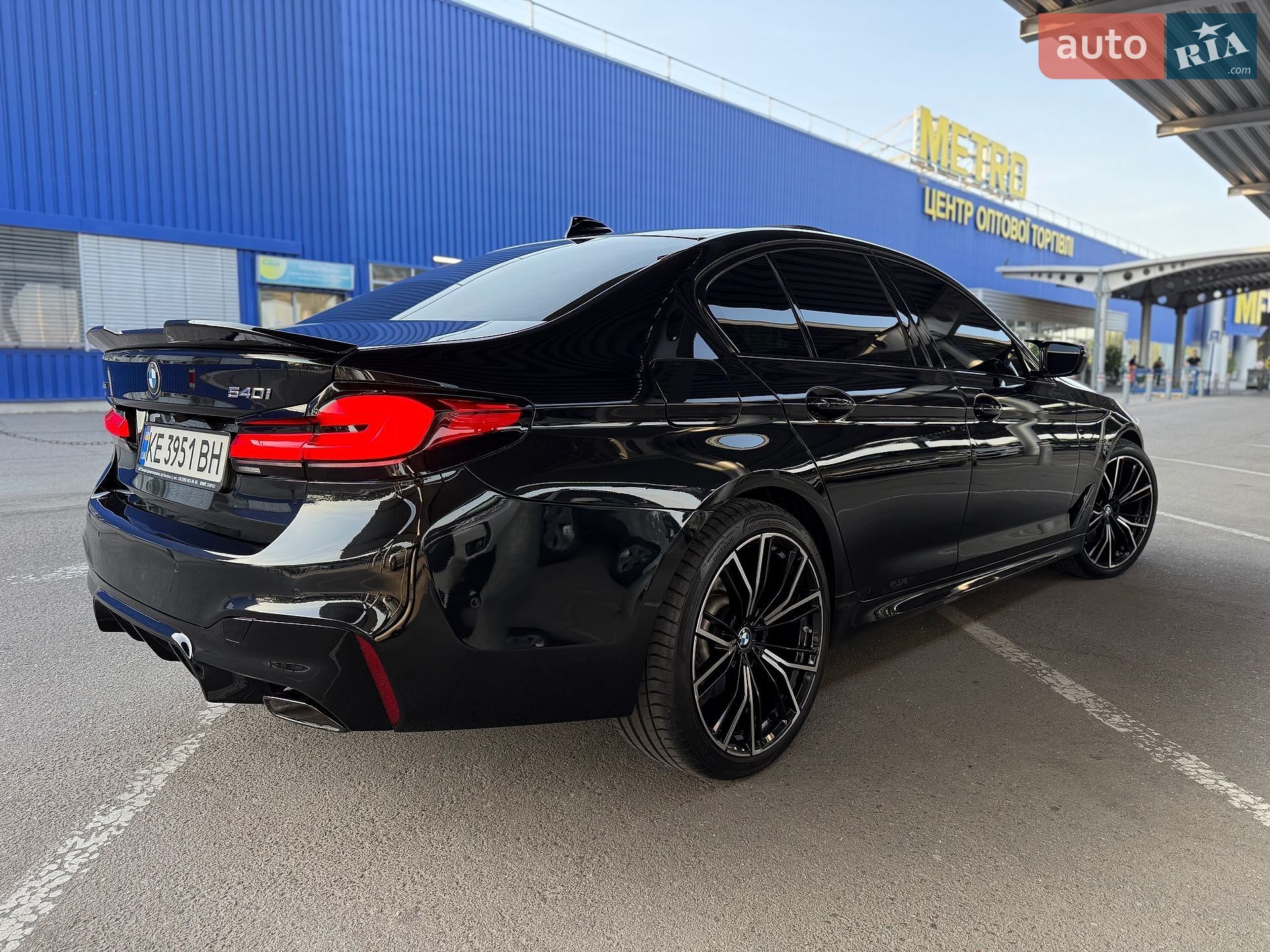 BMW 5 Series 2019 VIN WBAJS3C06LCD13892 фото оголошення 8 з 40