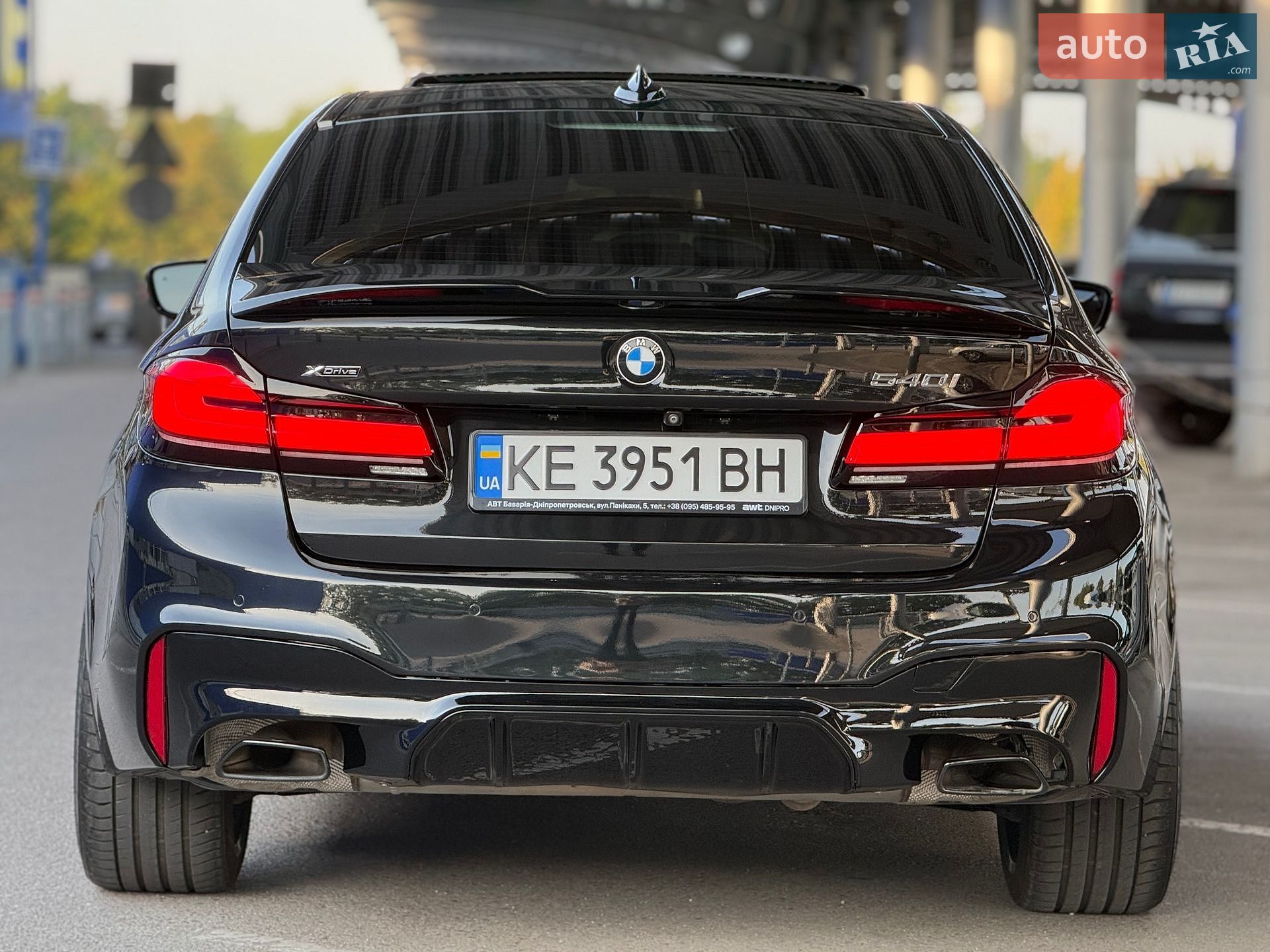 BMW 5 Series 2019 VIN WBAJS3C06LCD13892 фото оголошення 12 з 40