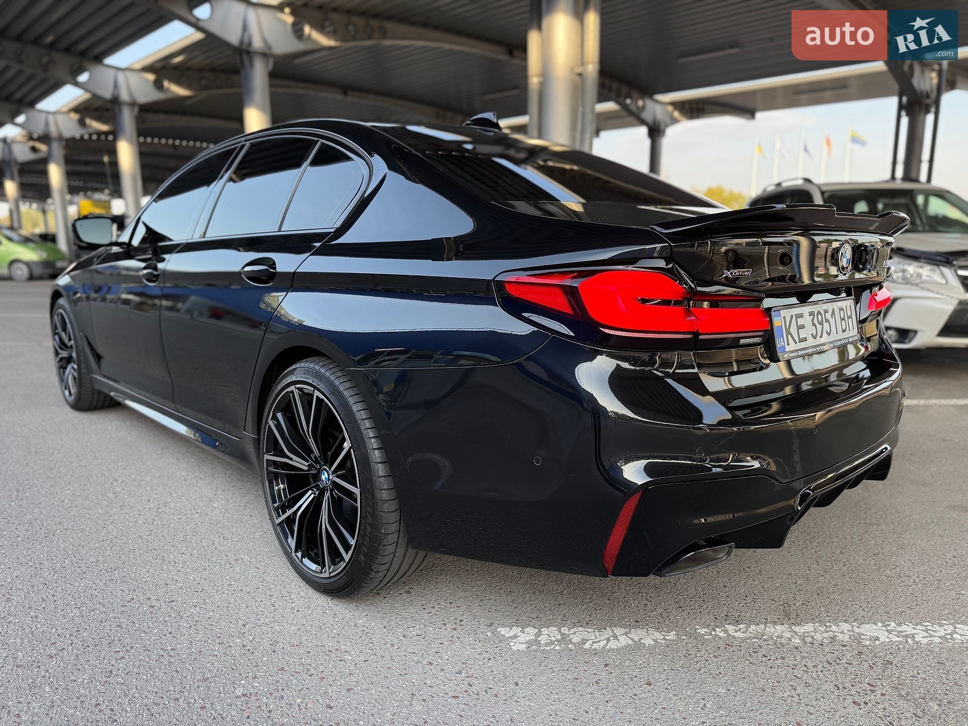 BMW 5 Series 2019 VIN WBAJS3C06LCD13892 фото оголошення 10 з 40