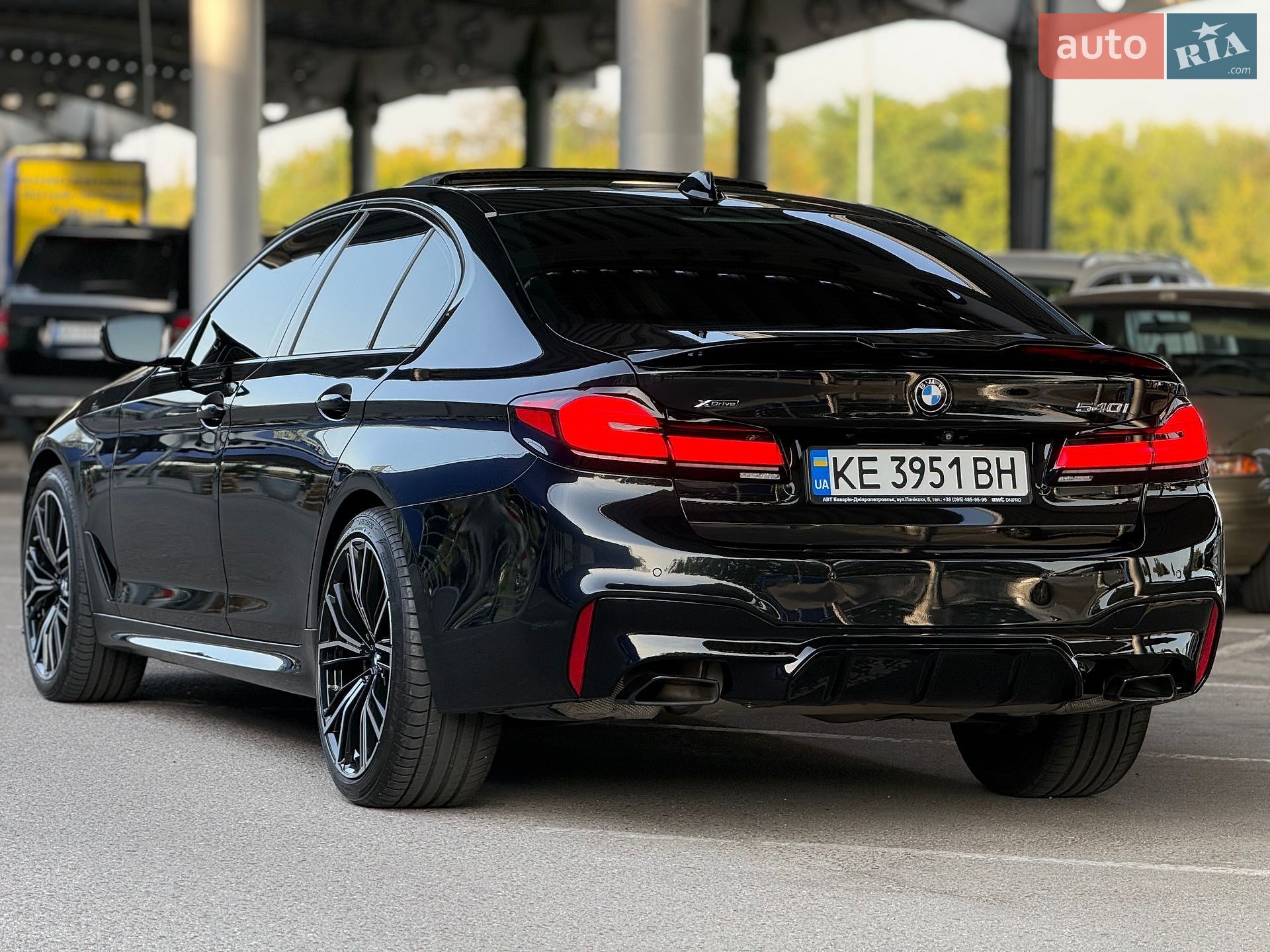 BMW 5 Series 2019 VIN WBAJS3C06LCD13892 фото оголошення 14 з 40