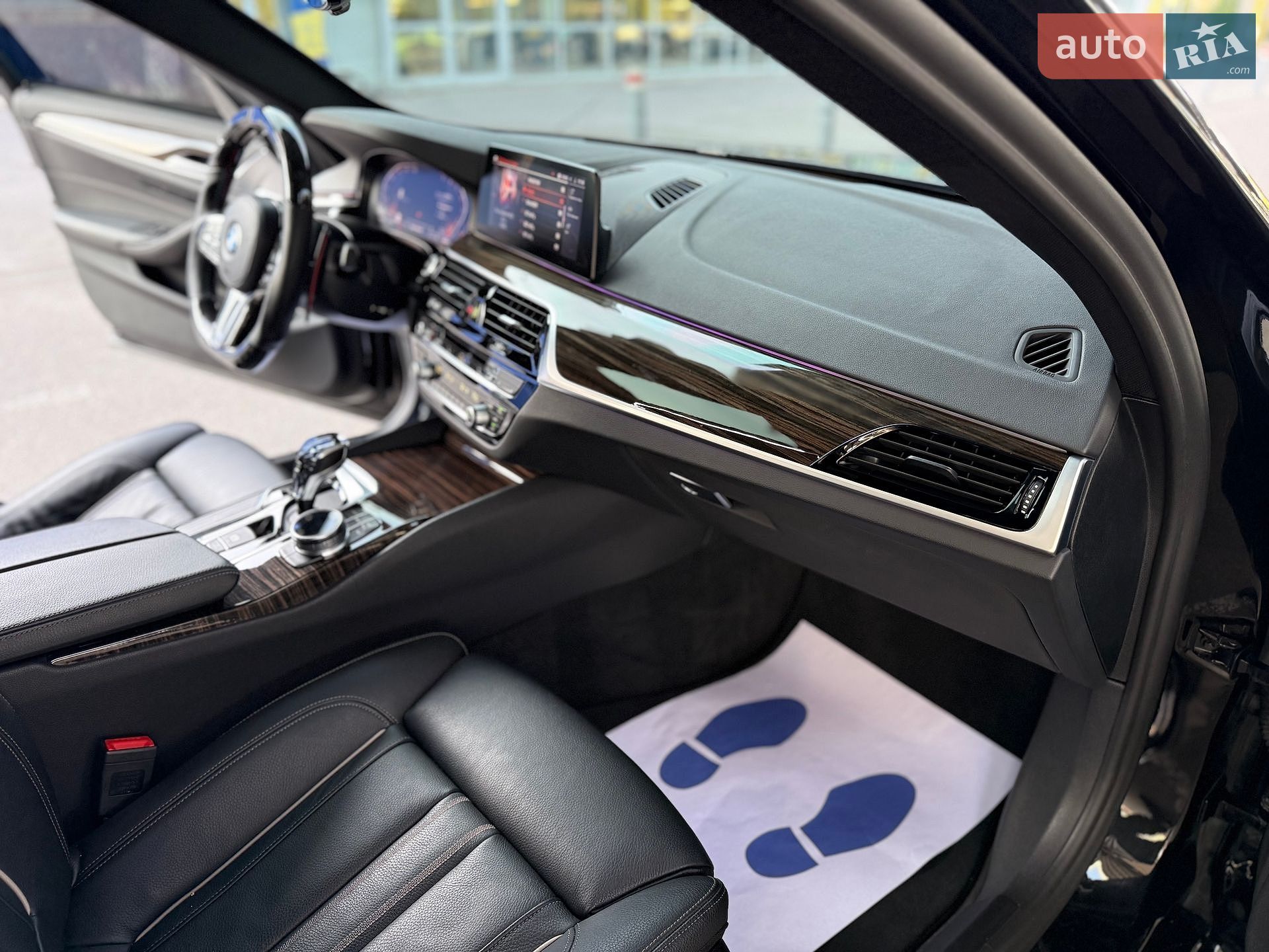 BMW 5 Series 2019 VIN WBAJS3C06LCD13892 фото оголошення 28 з 40
