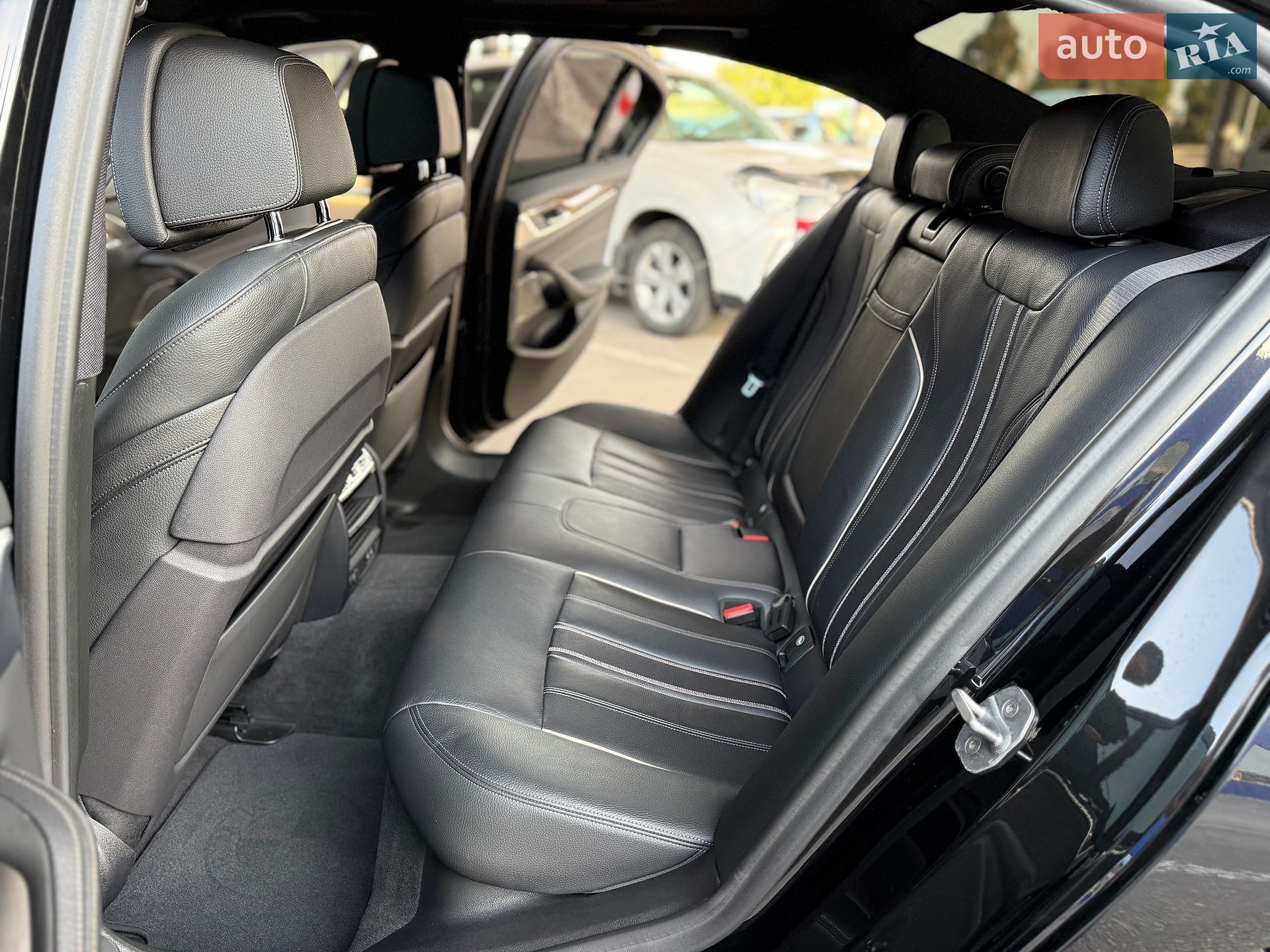 BMW 5 Series 2019 VIN WBAJS3C06LCD13892 фото оголошення 33 з 40