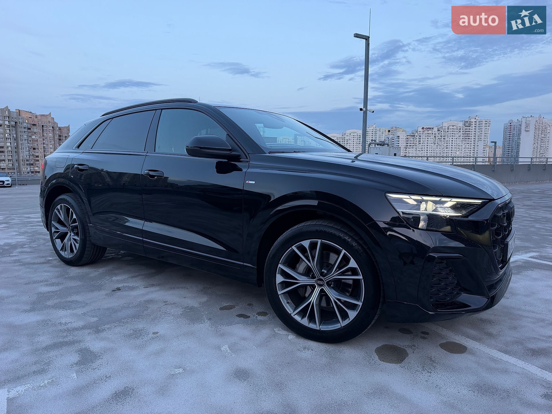 Audi Q8 2026 VIN WAUZZZF17TD022511 фото оголошення 3 з 88